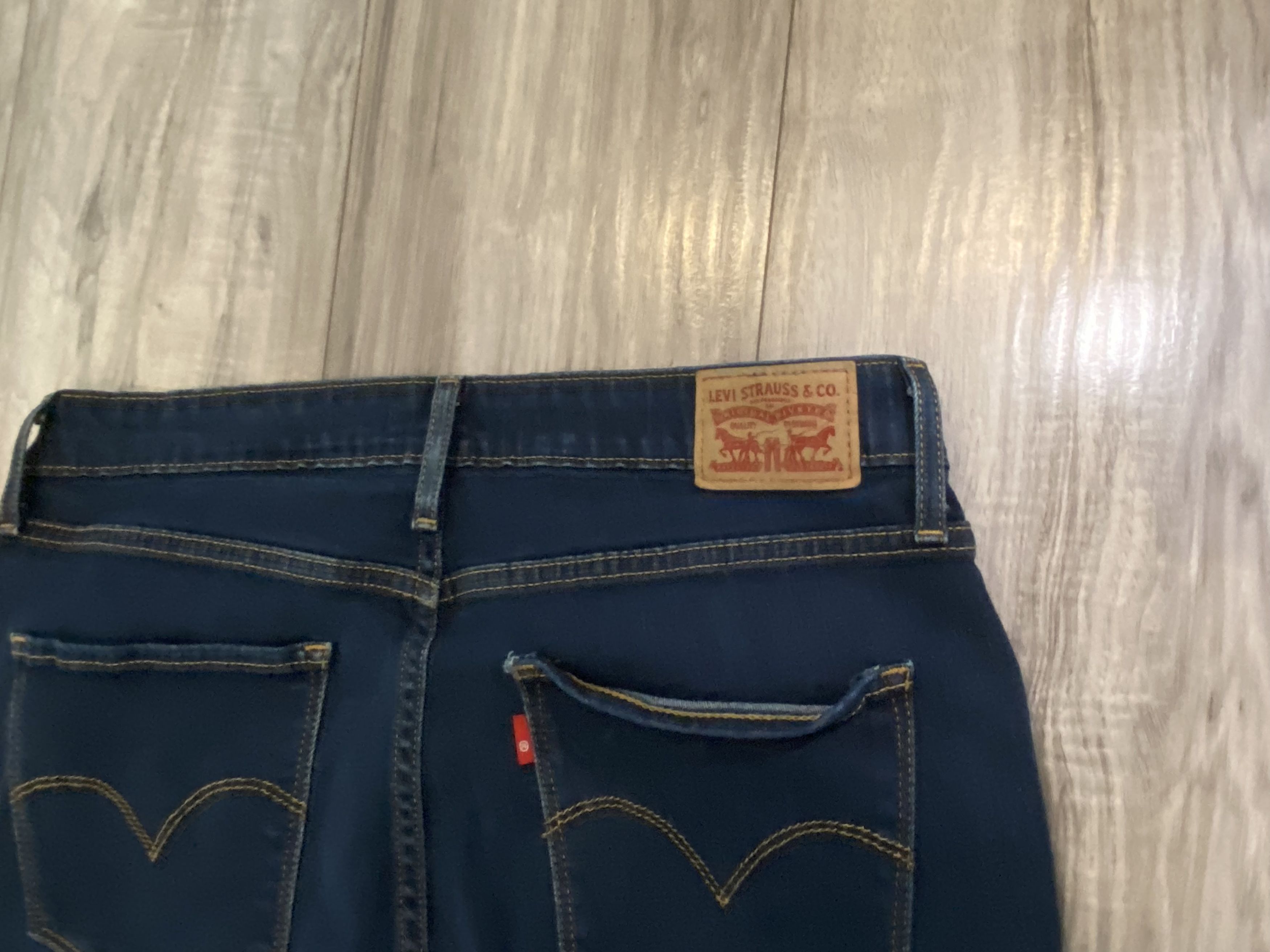 Levi's LEVIS HIGH RISE SKINNY Size 33" - 3 Thumbnail
