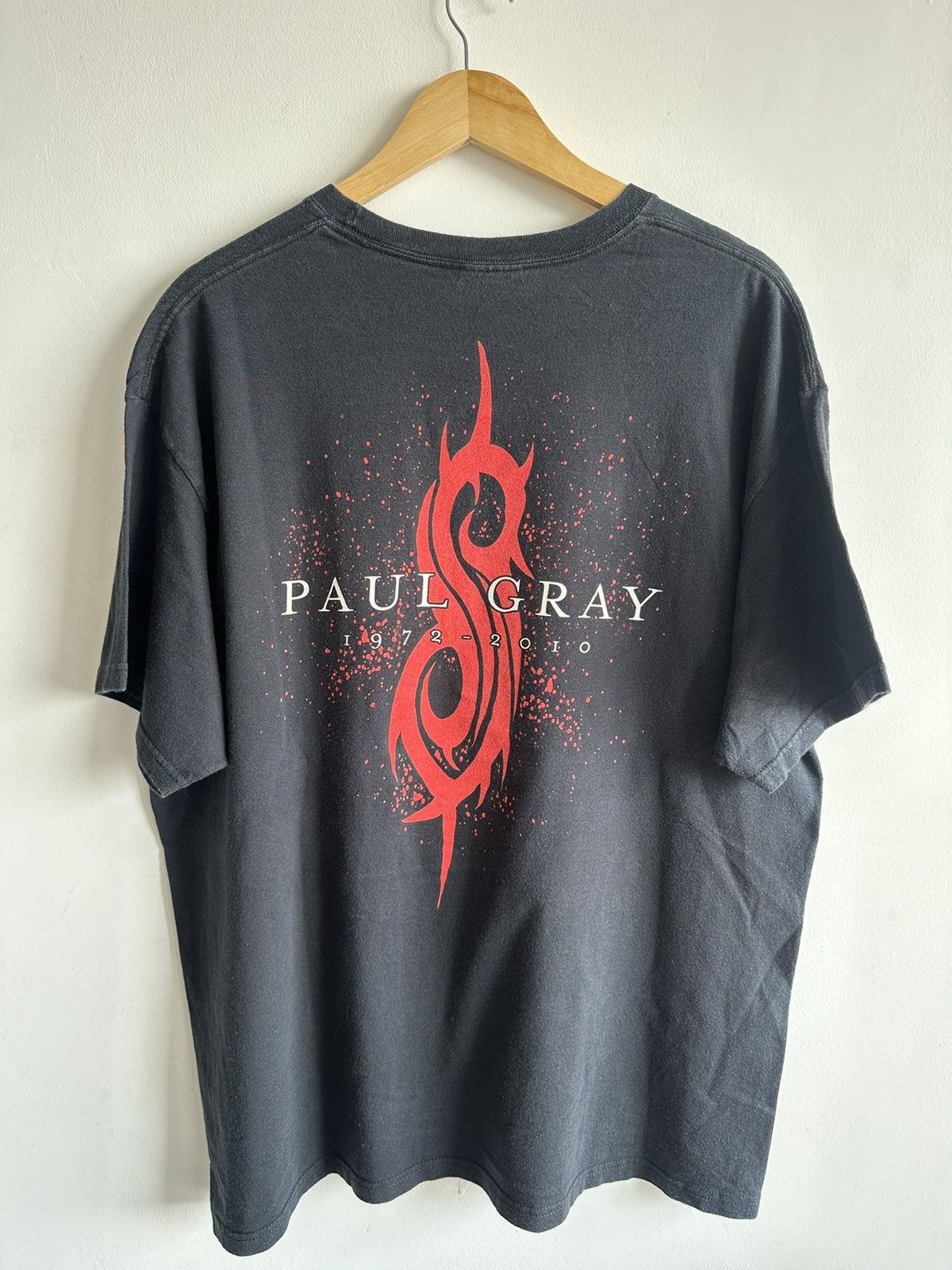 Band Tees × Slipknot × Vintage Vintage Slipknot 2010 Paul Gray Memorial Tshirt Band USA Size US XL / EU 56 / 4 - 3 Thumbnail