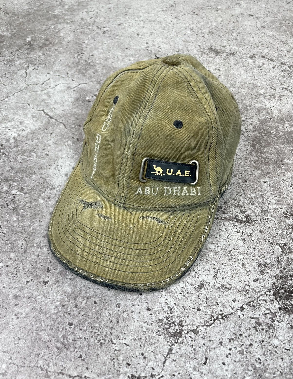 20471120 × Vintage Avante Garde Distressed “Abu Dabi” Vintage Crazy Cap Hat Size ONE SIZE - 1 Thumbnail