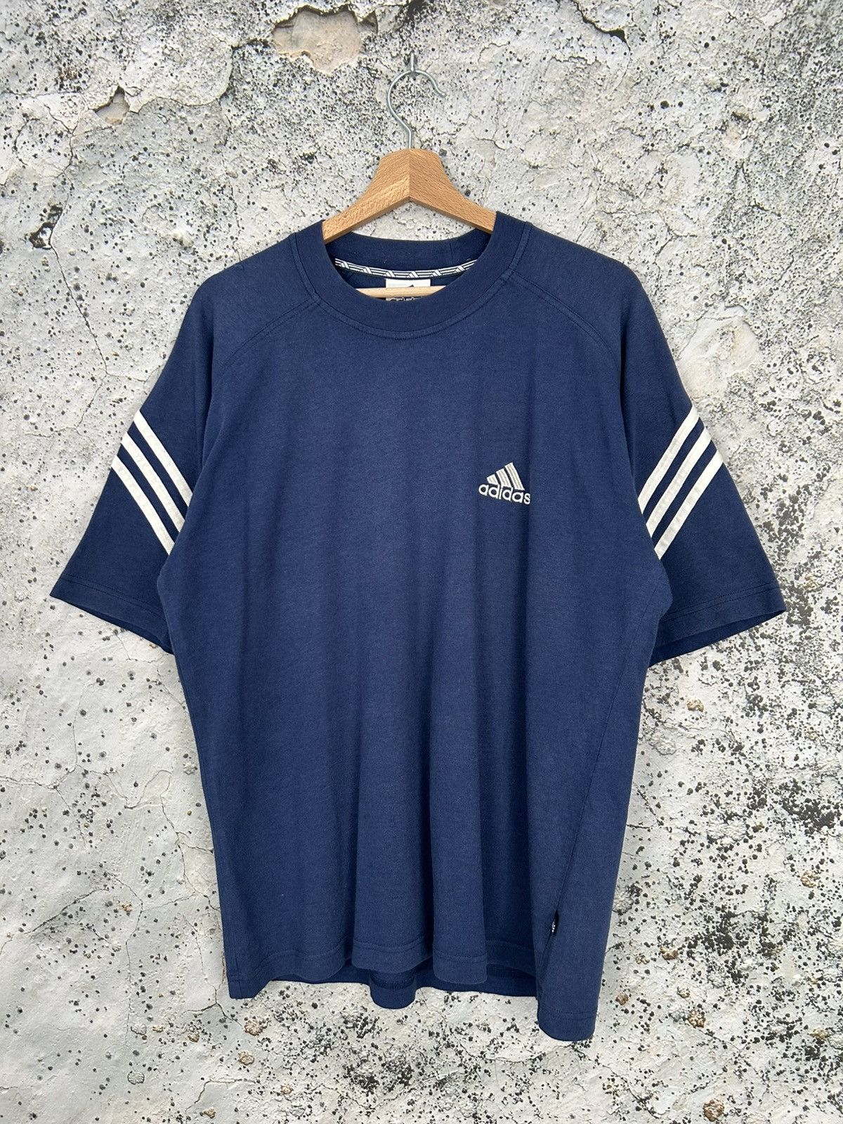 Adidas Adidas Vintage Sportswear Tee 90s Boxy Fit Baggy Rap Skate Size US M / EU 48-50 / 2 - 1 Thumbnail