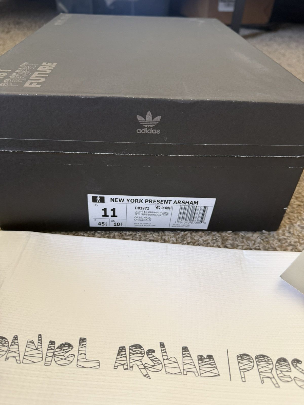 Adidas × Daniel Arsham Daniel Arsham Adidas New York Present Size US 11 / EU 44 - 8 Thumbnail