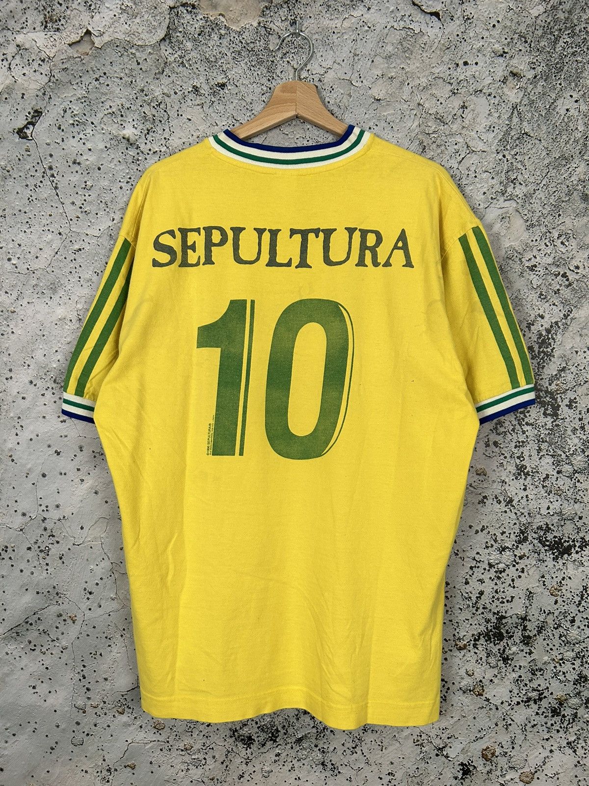 Band Tees Vintage Brazil Sepultura Jersey #10 Rare Rock Band Tee Metal Size US XL / EU 56 / 4 - 3 Thumbnail