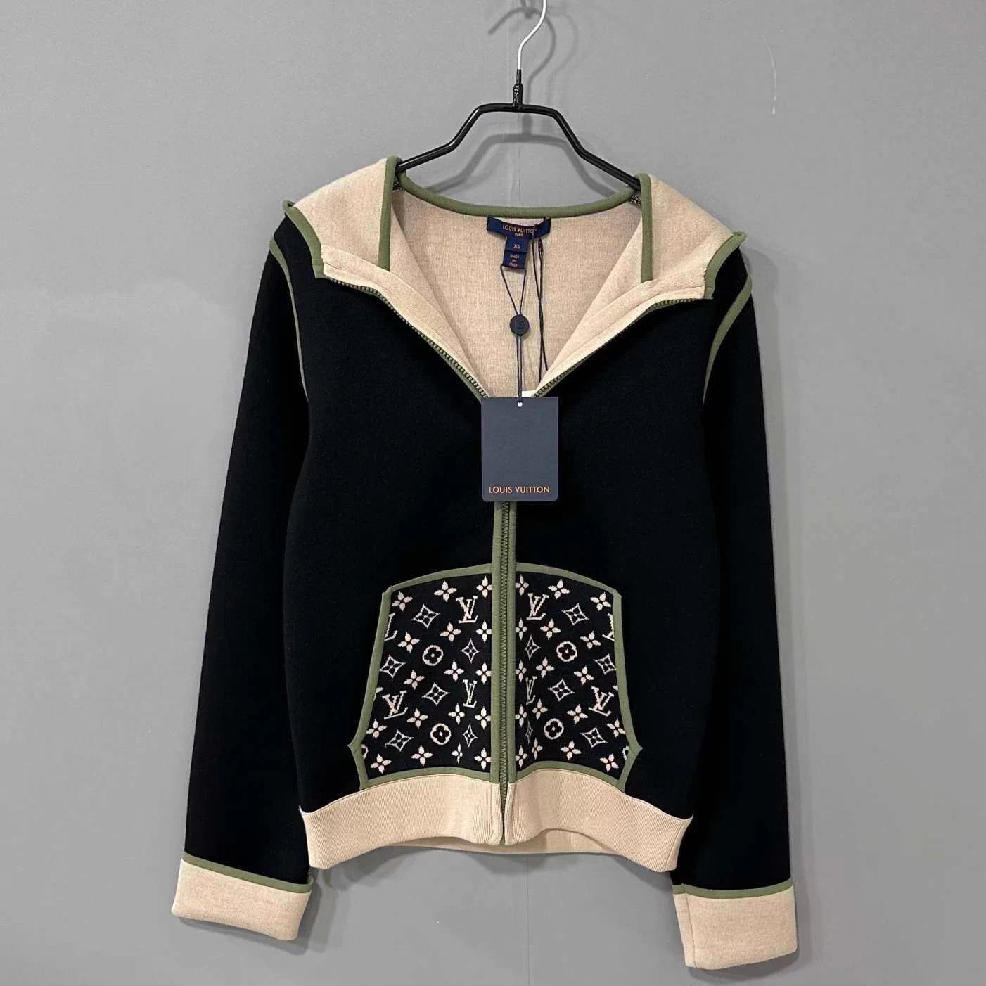 Louis Vuitton All-over print patchwork zip-up jacket, LV/Louis Vuitton Size XS / US 0-2 / IT 36-38 - 2 Thumbnail
