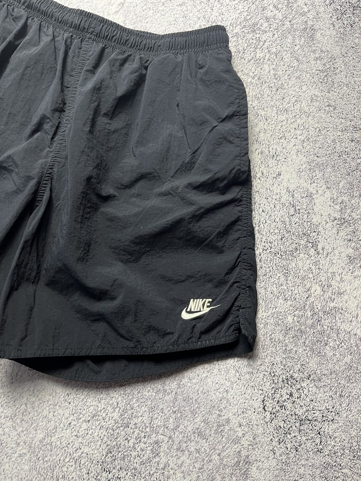 Nike Rare Vintage Nike Shorts Big Logo Y2K Size M Size US 32 / EU 48 - 4 Thumbnail