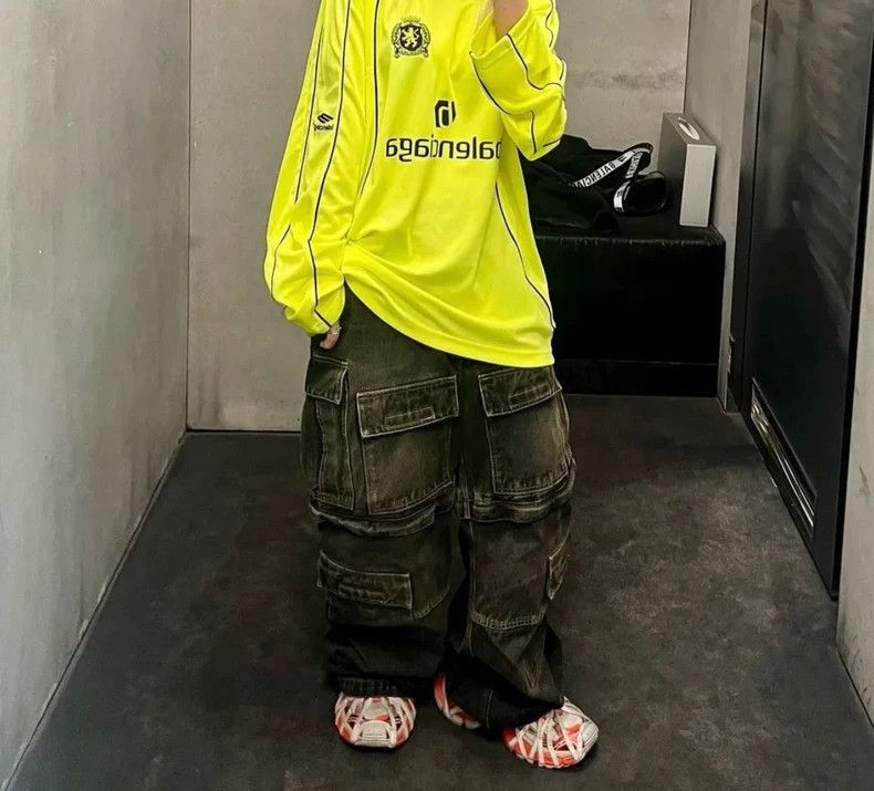 Balenciaga Balenciaga 3 B Sports Manchester United Football Long Sleev Size US M / EU 48-50 / 2 - 2 Thumbnail
