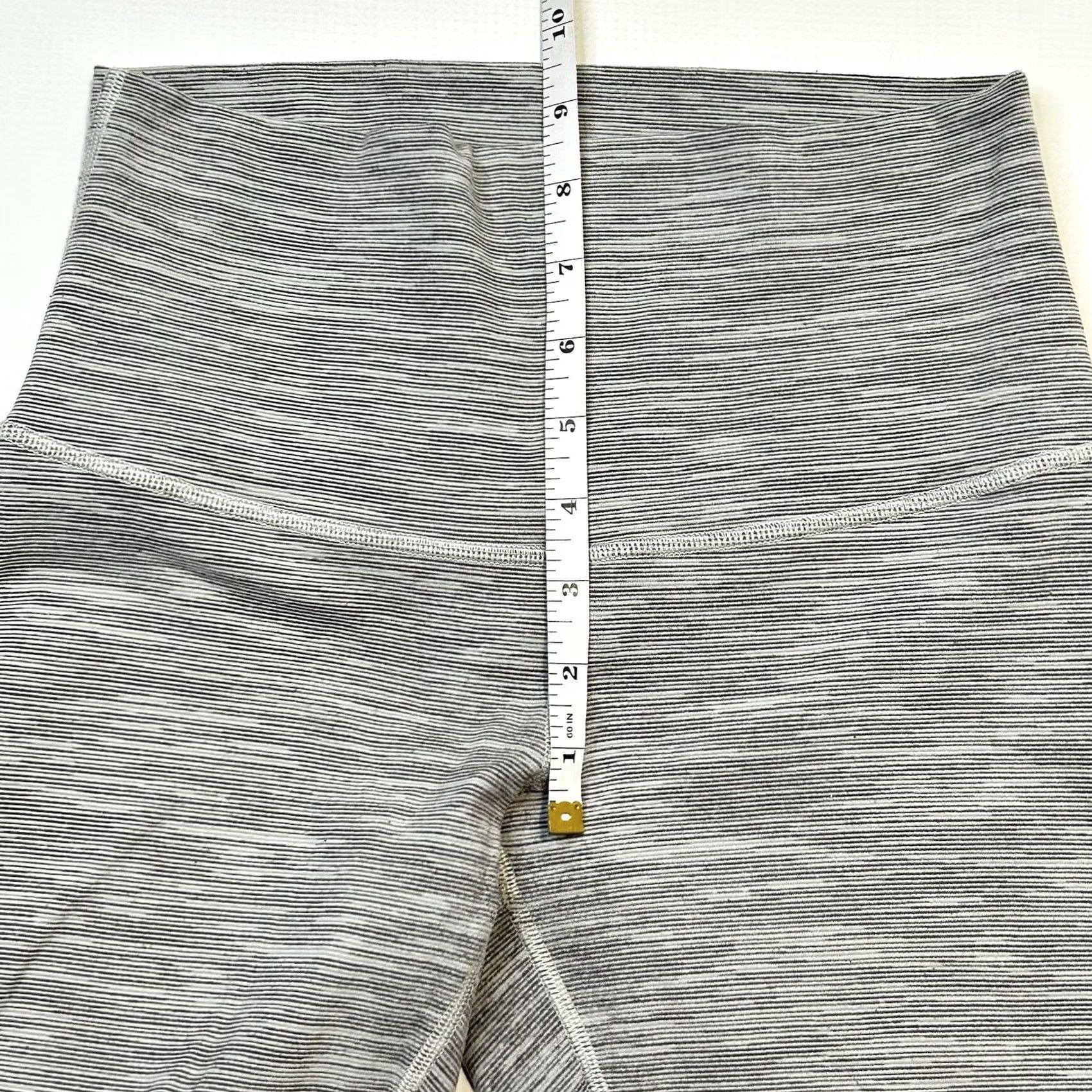 Lululemon Lululemon Wunder Under High Rise Crop Leggings Gray Striped Size 6 Womens Athletic Activewear Slim Ankle Size 28" / US 6 / IT 42 - 7 Thumbnail