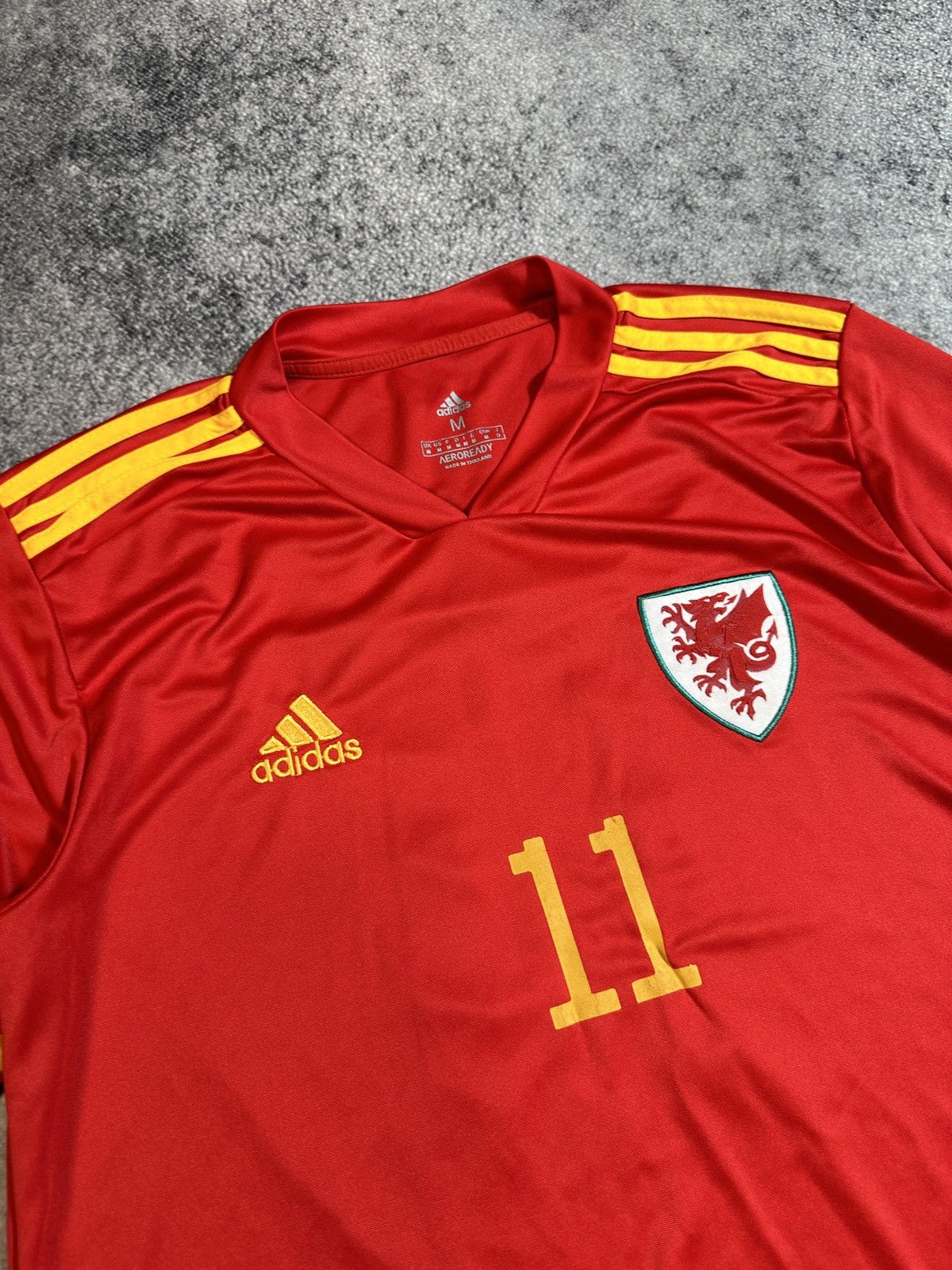 Adidas Adidas Wales 11 Bale Soccer Jersey Streetwear Rare M VTg USA Size US M / EU 48-50 / 2 - 3 Thumbnail