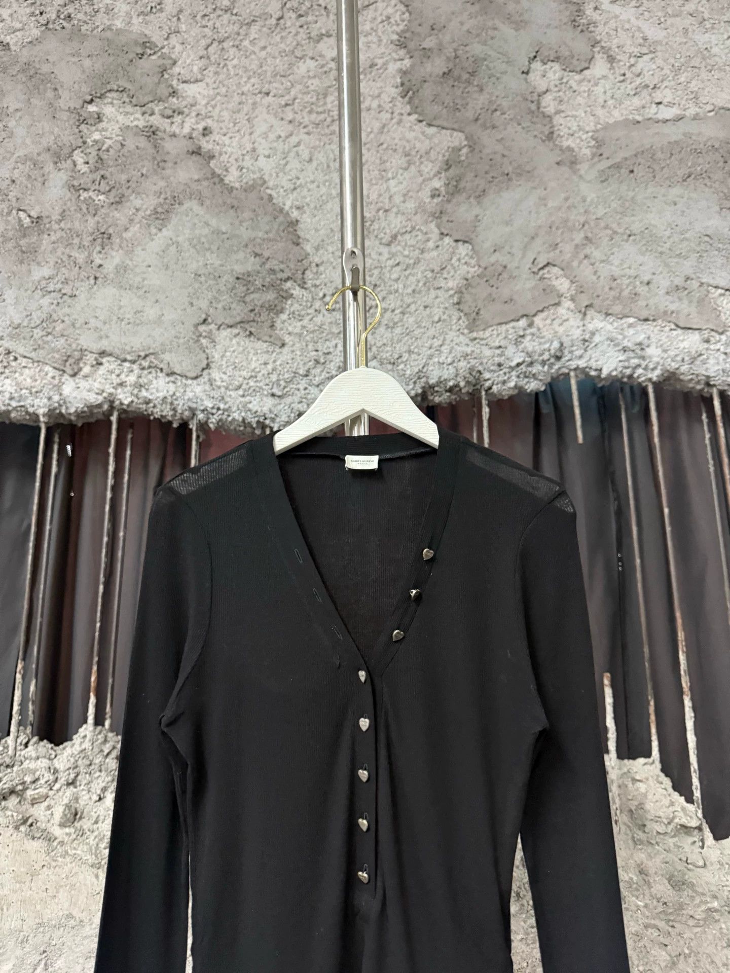 Saint Laurent Paris Saint Laurent SLP Heart Button Knit LS XS Size XS / US 0-2 / IT 36-38 - 3 Thumbnail
