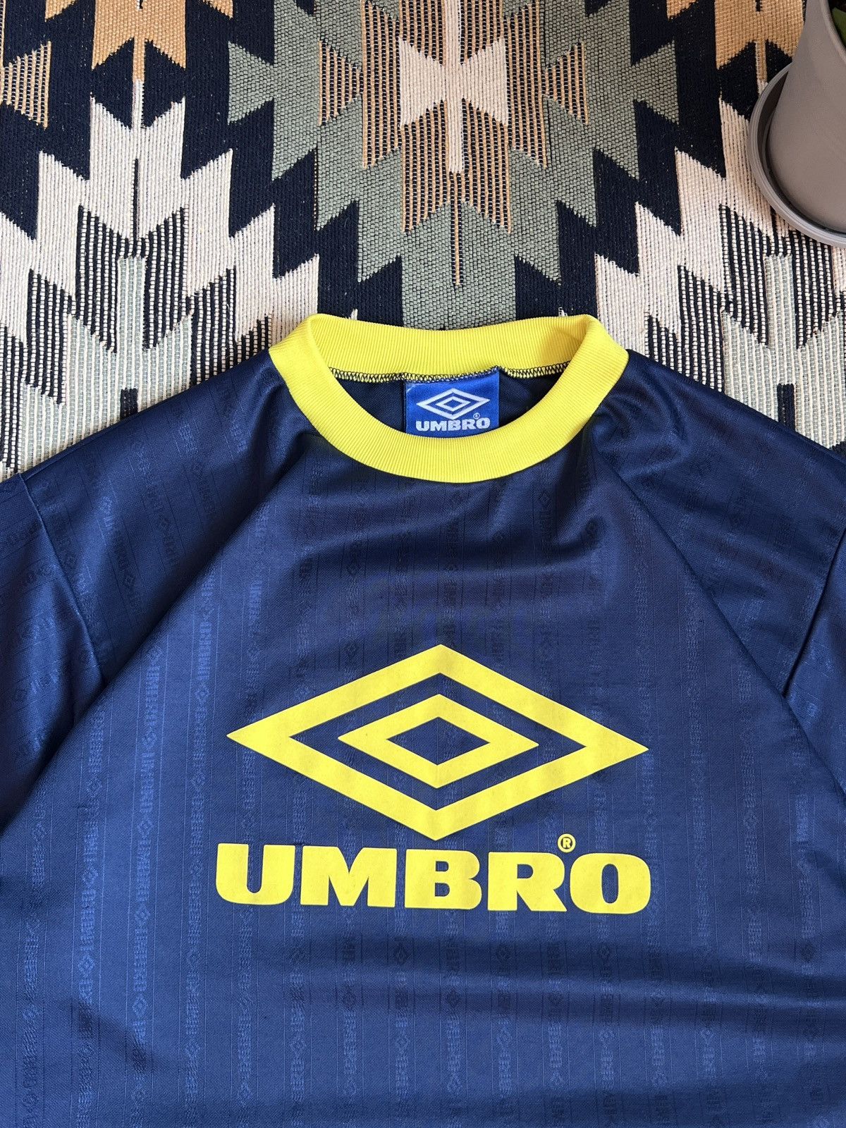 Other Vintage Umbro Big Logo Blokecore Soccer Jersey Size US M / EU 48-50 / 2 - 7 Thumbnail