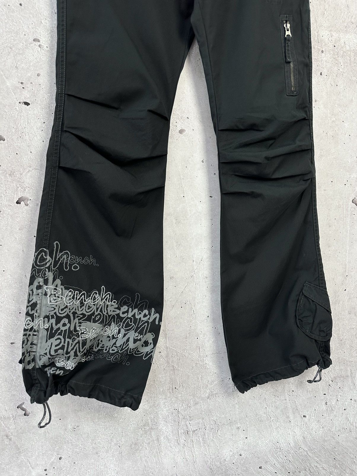 Japanese Brand × Vintage Y2K Vintage Black Cargo Flared Printed Pants Size 28" / US 6 / IT 42 - 5 Thumbnail