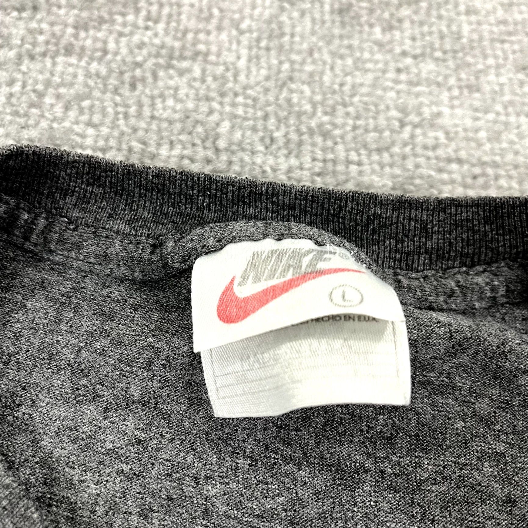 Nike VINTAGE Nike Shirt Men Large Gray Swoosh Center Check Graphic Y2K Tee White Tag USA Made Size US L / EU 52-54 / 3 - 3 Thumbnail