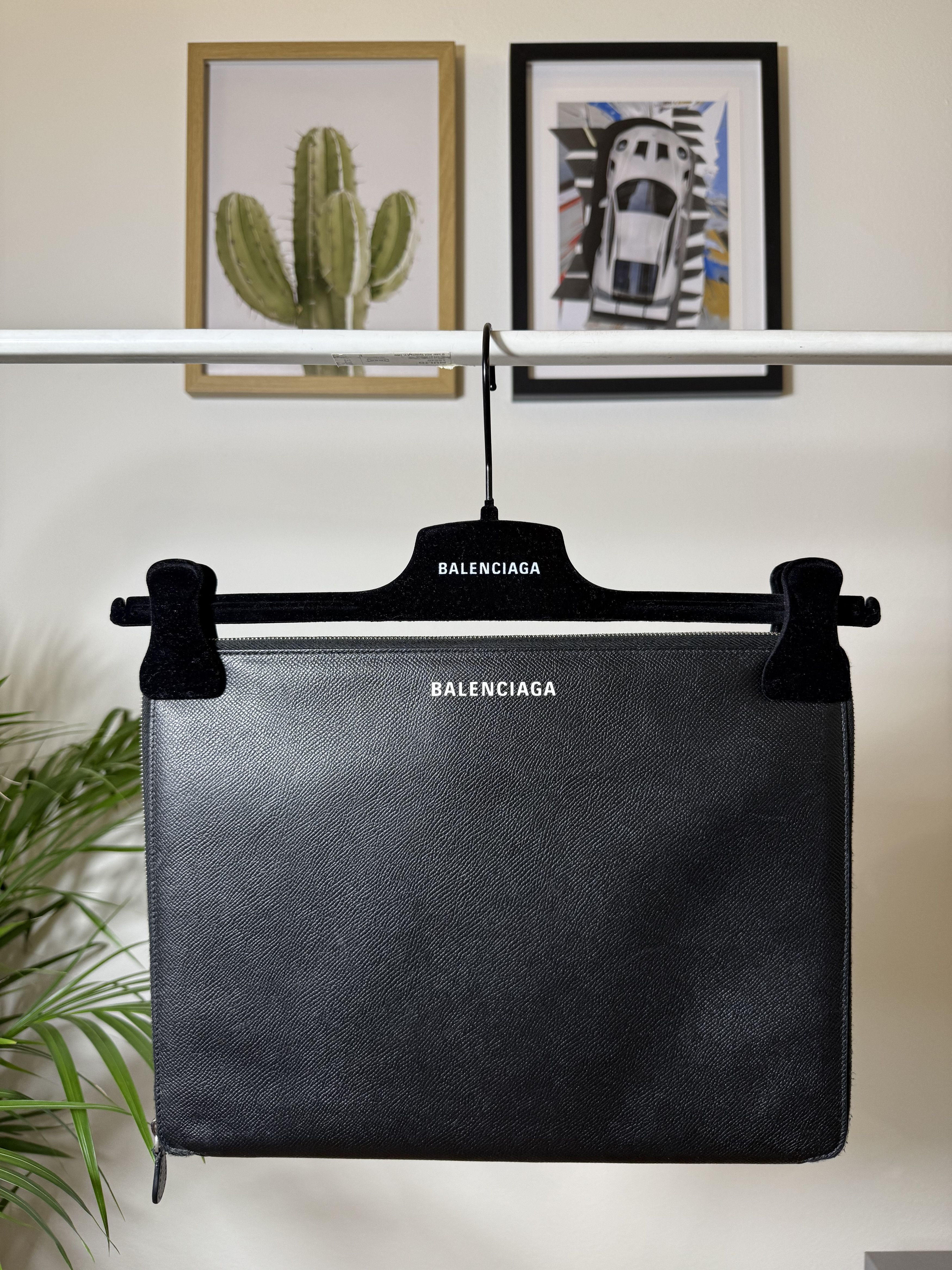 Balenciaga Balenciaga Black Zipped leather pouch Size ONE SIZE - 1 Thumbnail