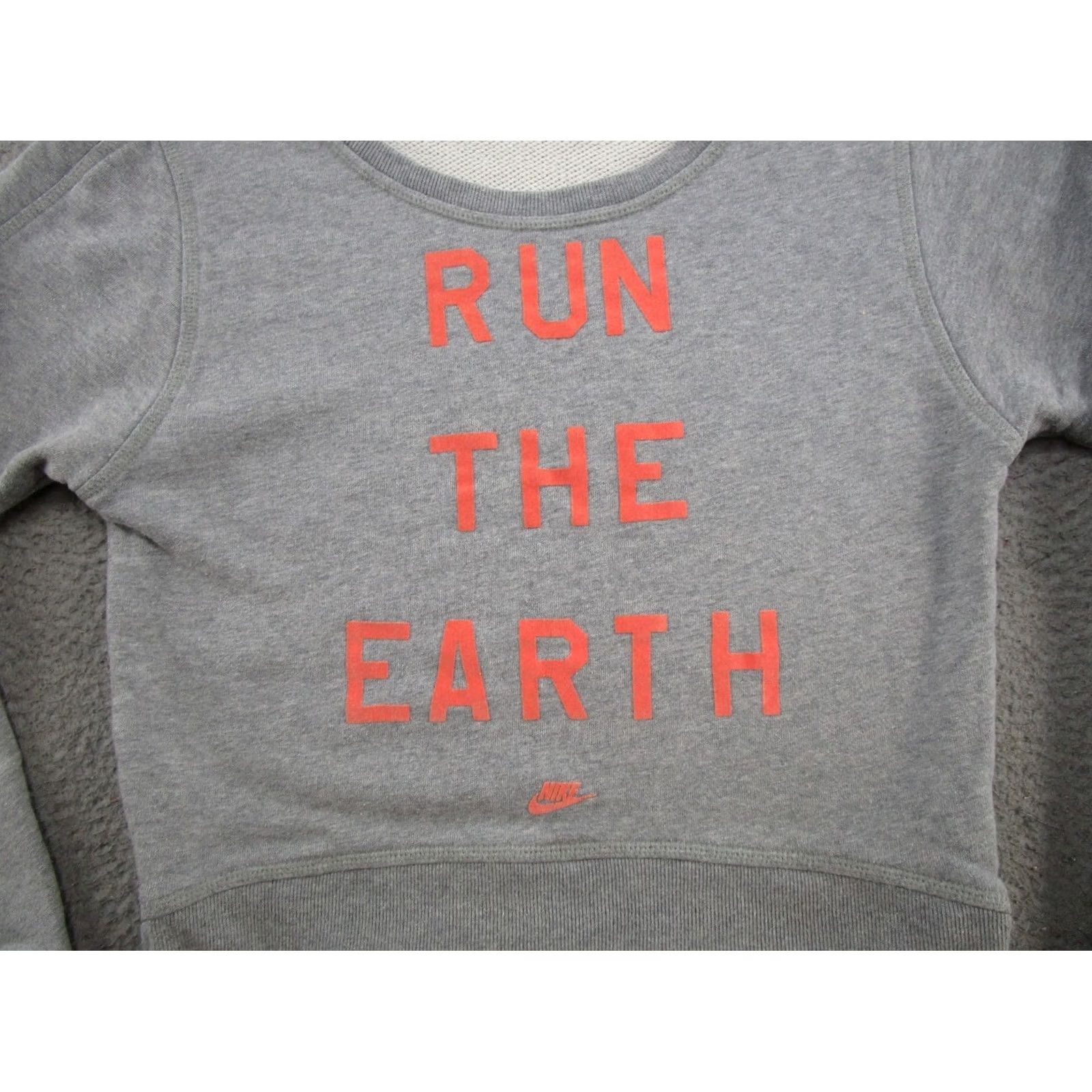 Nike Nike Run The Earth Sweatshirt Womens XS Gray Long Sleeve Pullover Shirt Logo Activewear 90s? Size XS / US 0-2 / IT 36-38 - 2 Thumbnail