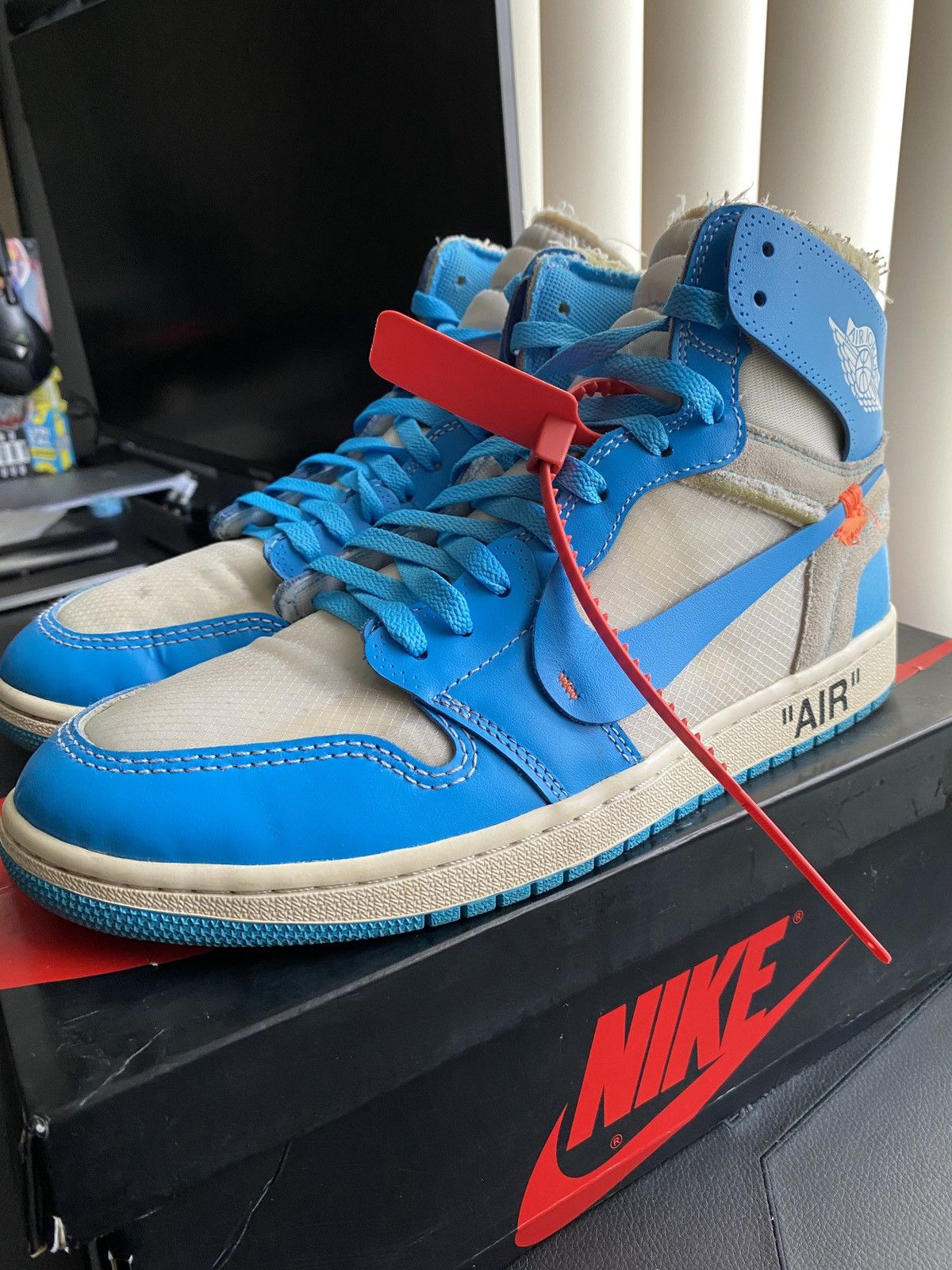 Nike × Off-White Off-White x Air Jordan 1 High UNC size 11 used Size US 11 / EU 44 - 1 Thumbnail
