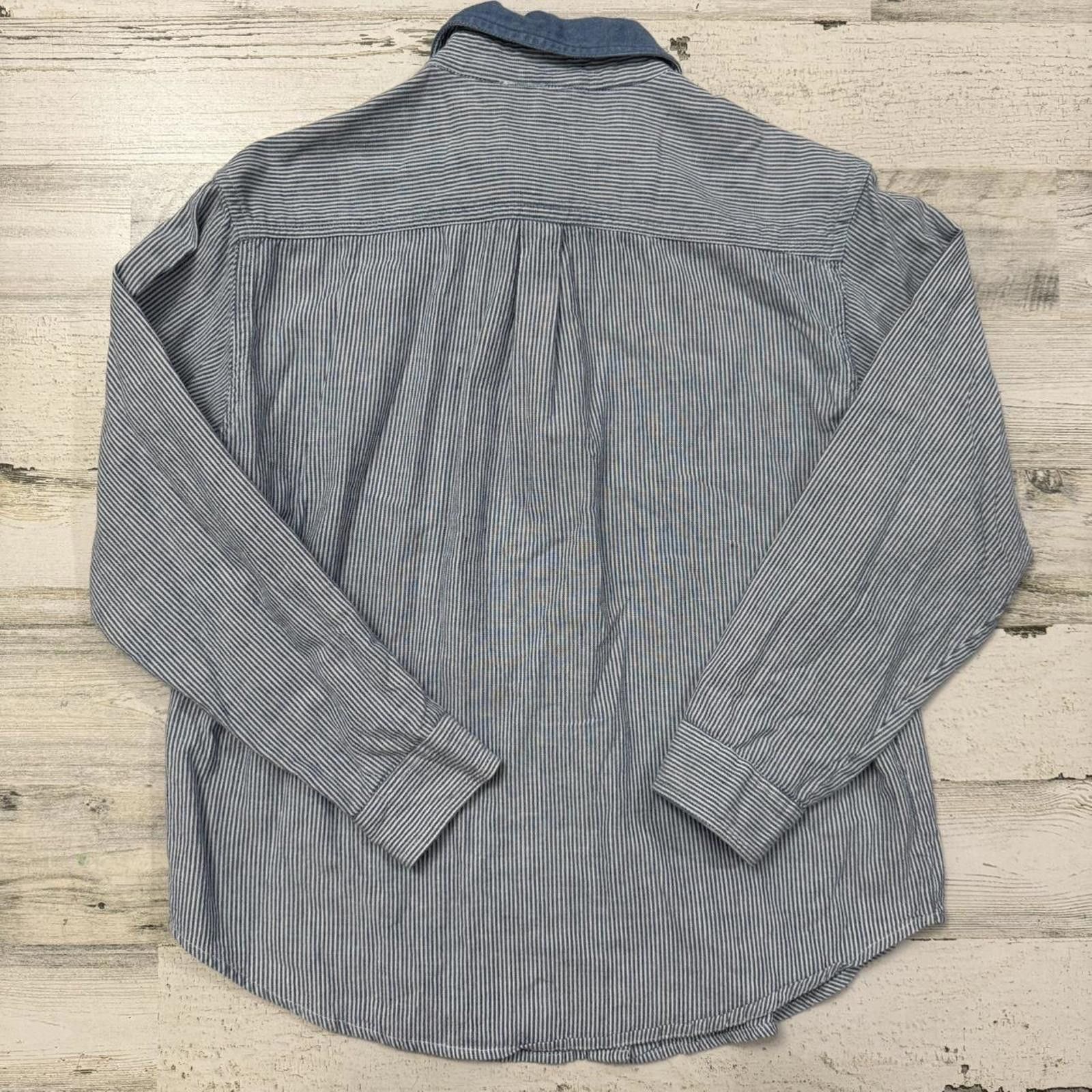 Designer 90s Blue and white button-up shirt with a dog heart design Size M / US 6-8 / IT 42-44 - 2 Thumbnail