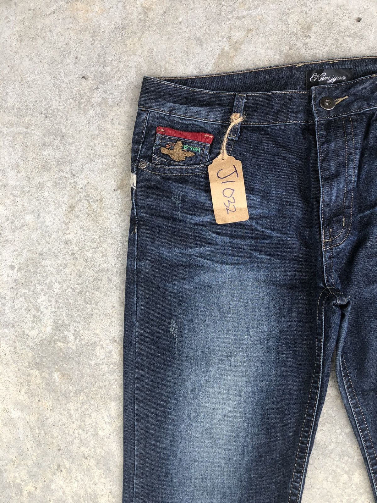 Japanese Brand Yoshitomo Nara Kurijyua Lolita Dog Distressed Size US 34 / EU 50 - 4 Thumbnail