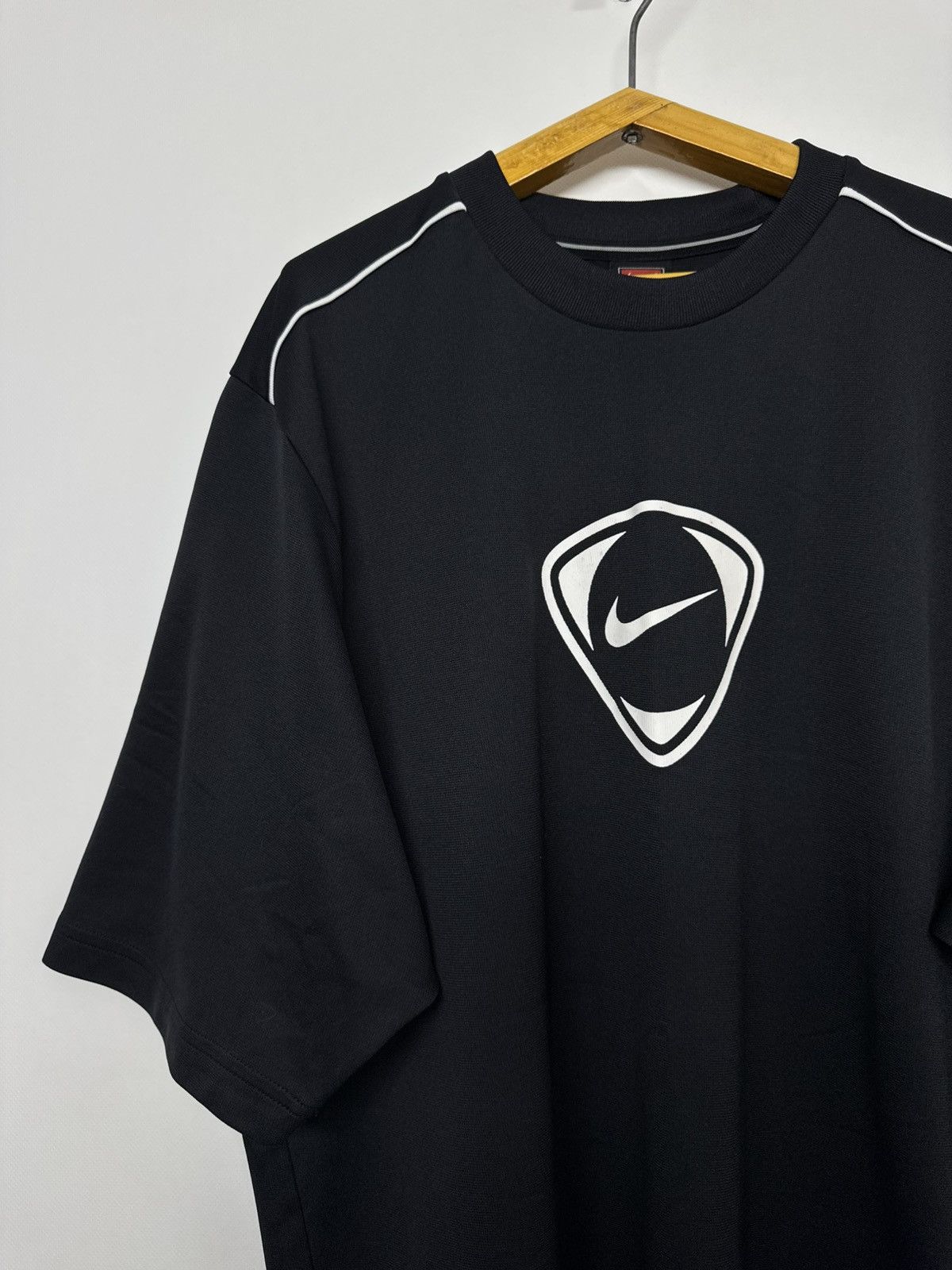 Nike Vintage Nike Football Template Big Logo Shirt Black Size US XL / EU 56 / 4 - 1 Thumbnail