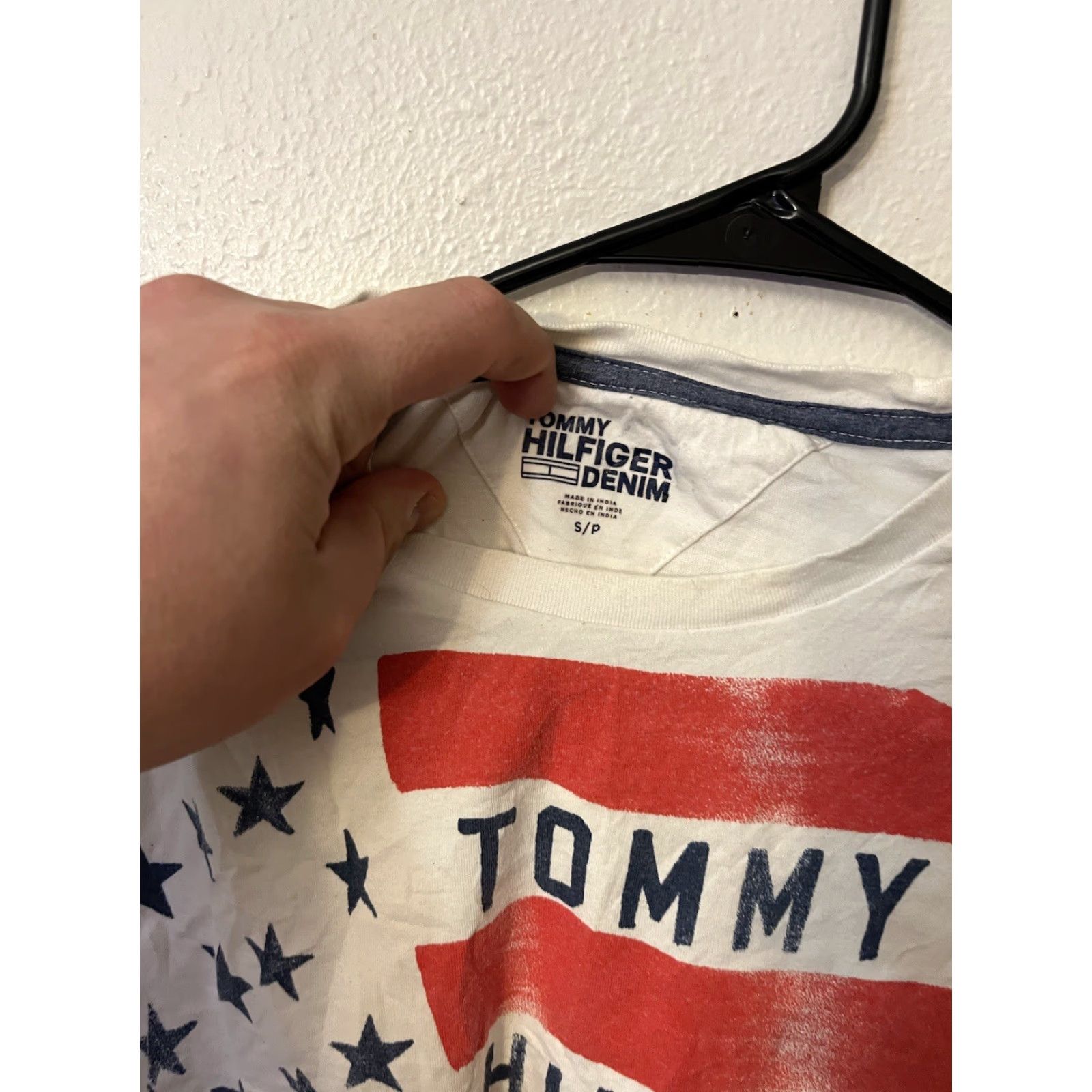 Tommy Hilfiger VINTAGE Tommy Hilfiger Denim White Crew Neck T Shirt Mens Small Graphic Print 90s Concert Mens Size US S / EU 44-46 / 1 - 3 Thumbnail