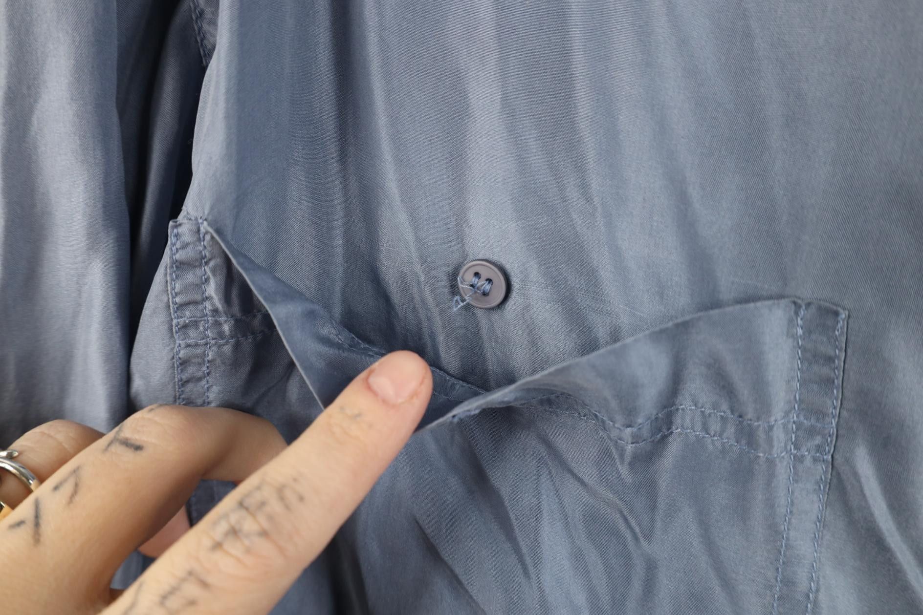 Vintage Vintage 90s Streetwear Baggy Silk Collared Button Shirt Blue Size US M / EU 48-50 / 2 - 5 Thumbnail