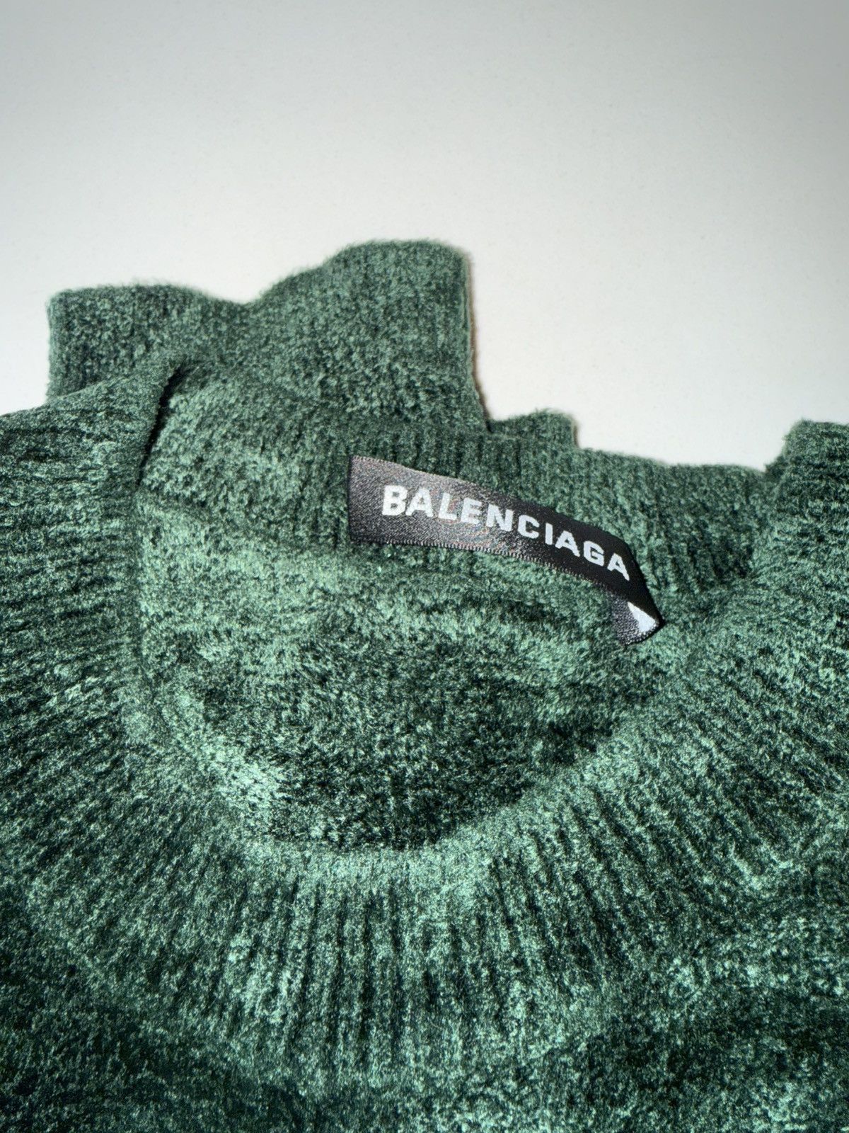 Balenciaga Balenciaga Green Velvet Knit Sweater (2020) Size US M / EU 48-50 / 2 - 3 Thumbnail