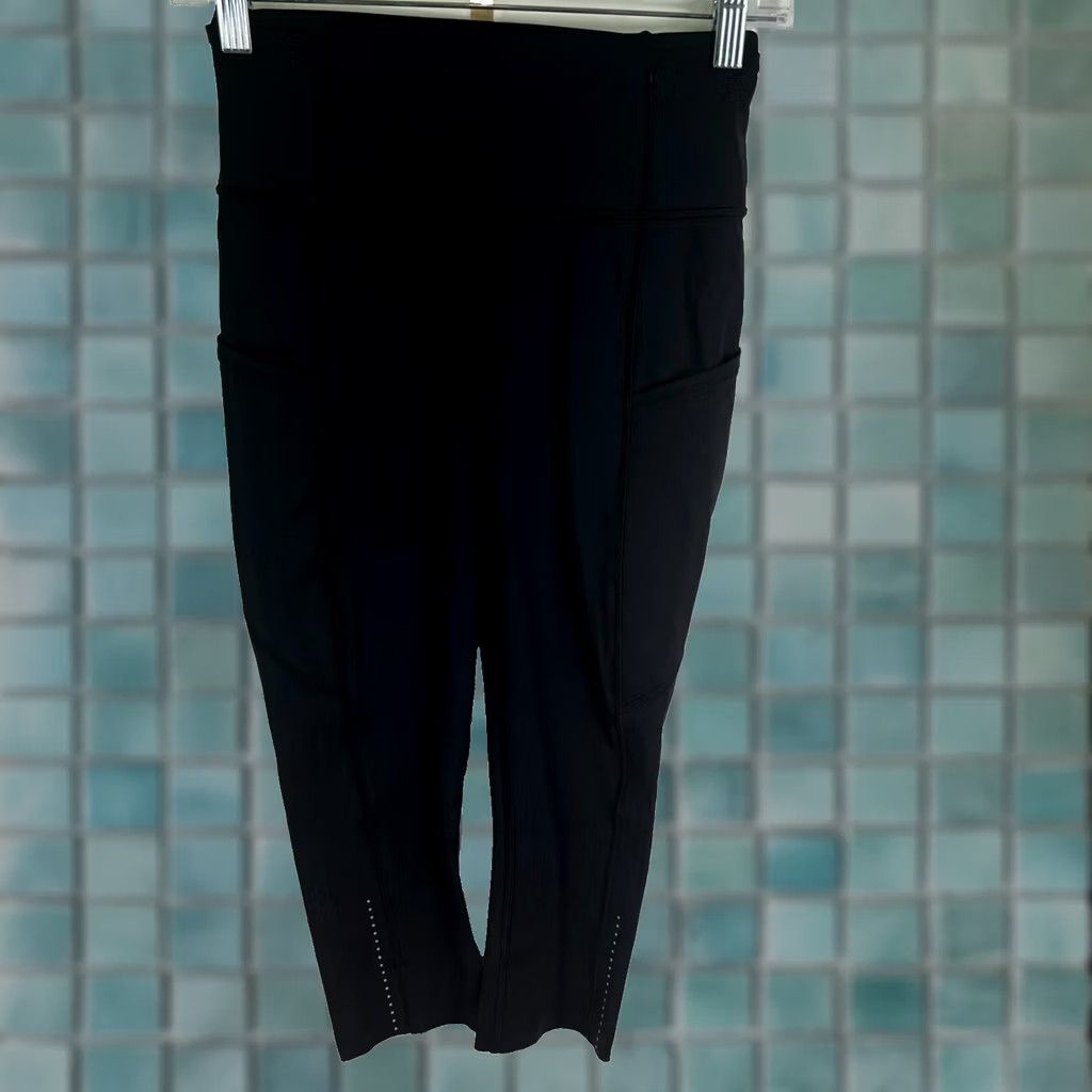 Lululemon Lululemon Pocketed Leggings Womens Size 4 Black 24X20 Size 27" / US 4 / IT 40 - 1 Thumbnail
