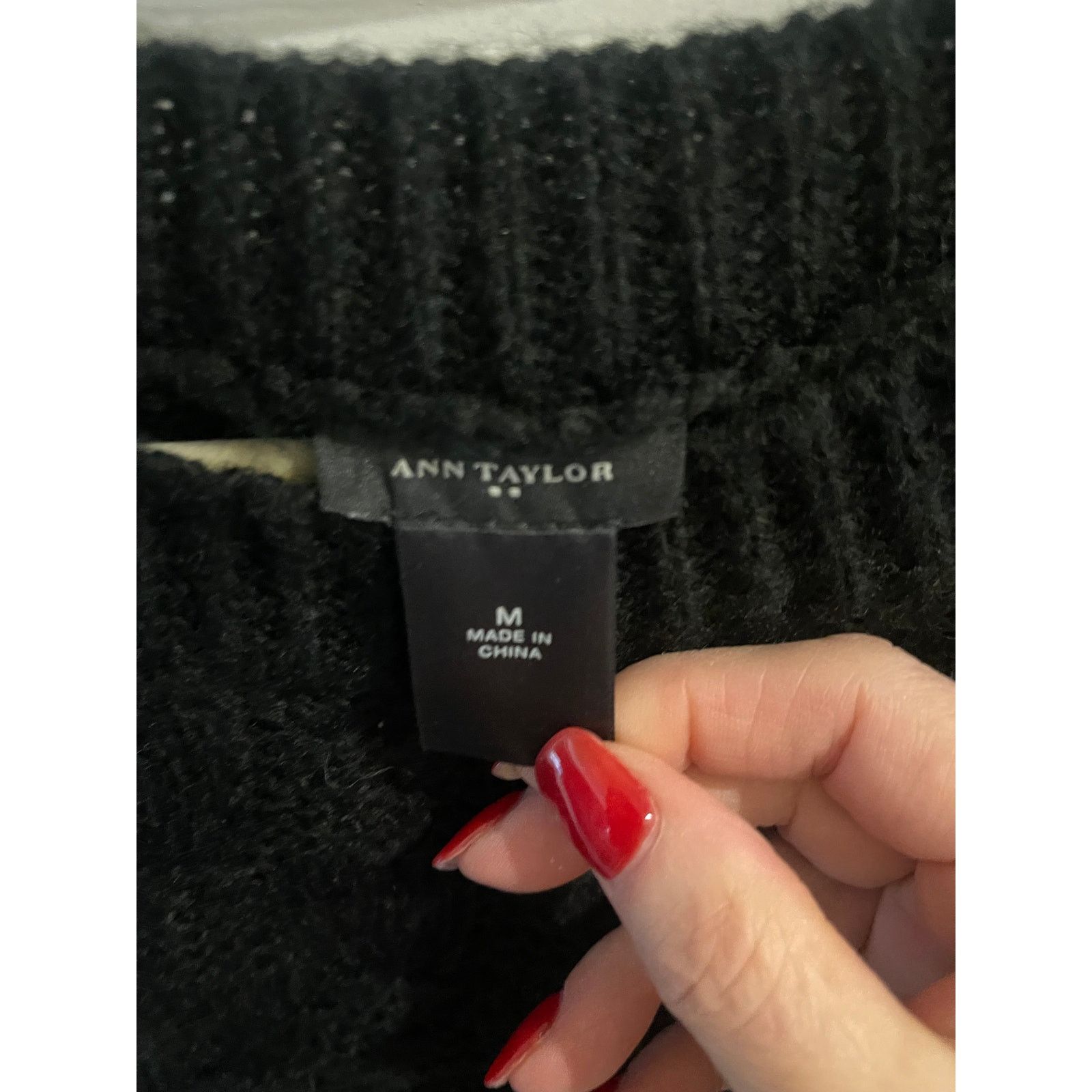Ann Taylor Ann Taylor Cable Knit Sweater Med Wool Blend Crewneck Size M / US 6-8 / IT 42-44 - 4 Thumbnail
