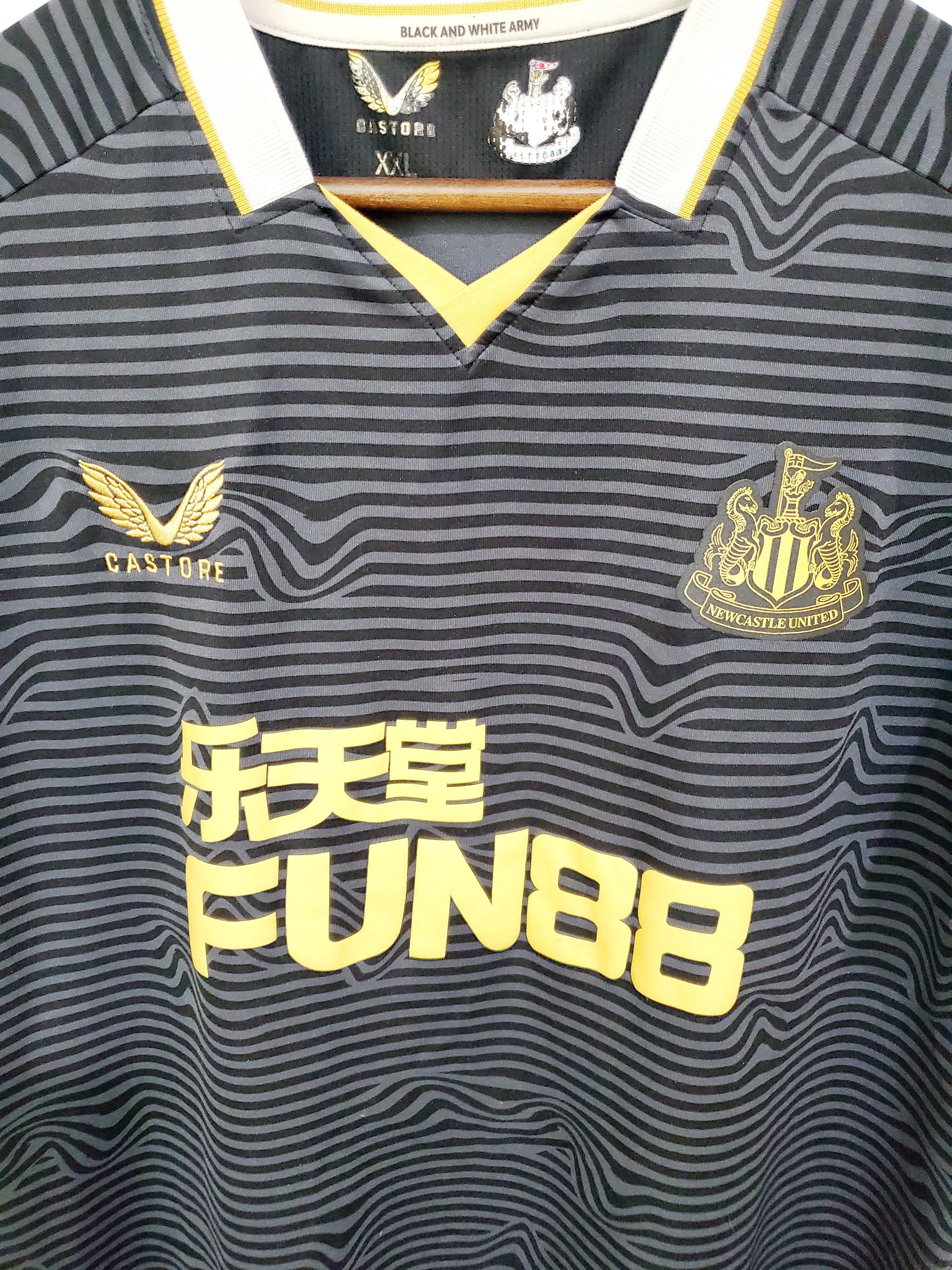 Castore Newcastle United 2021/2022 Away soccer Jersey size Xl Size US XL / EU 56 / 4 - 2 Thumbnail