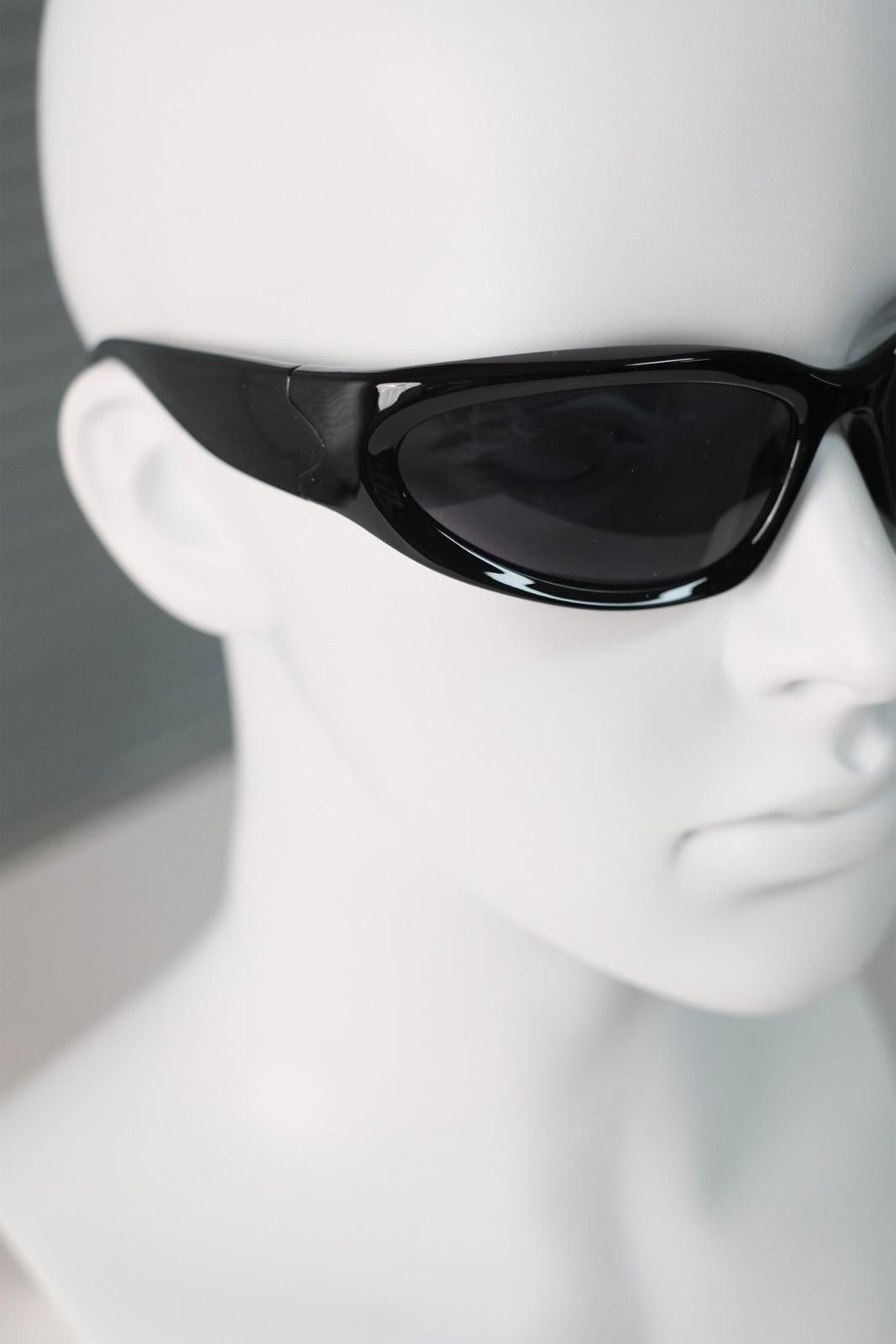 Japanese Brand Vintage Y2k Avant Garde Futuristic Black Sunglasses Unisex Size ONE SIZE - 6 Thumbnail