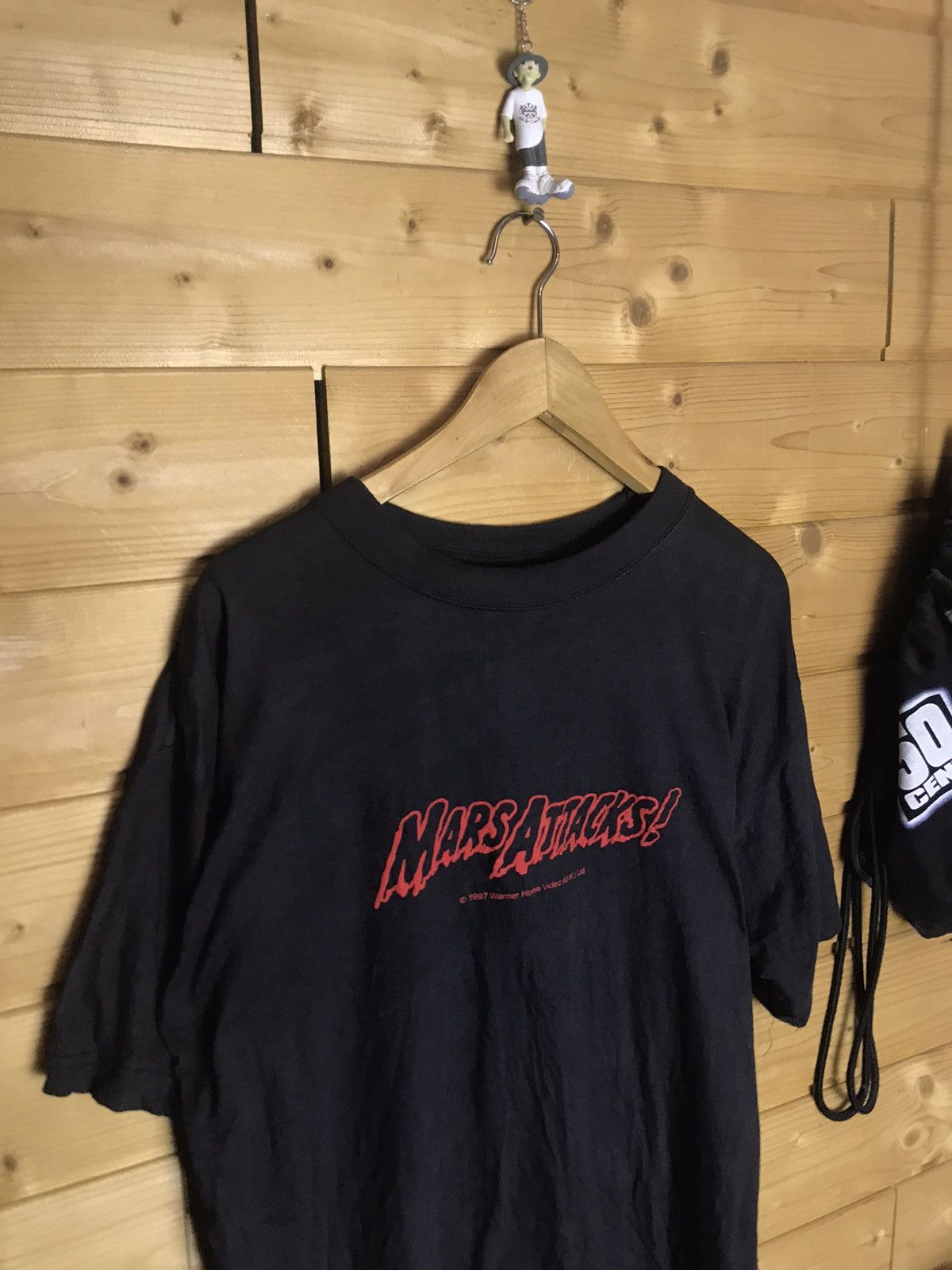 Vintage Vintage 1997 Mars Attacks promo movie t-shirt Size US XL / EU 56 / 4 - 1 Thumbnail