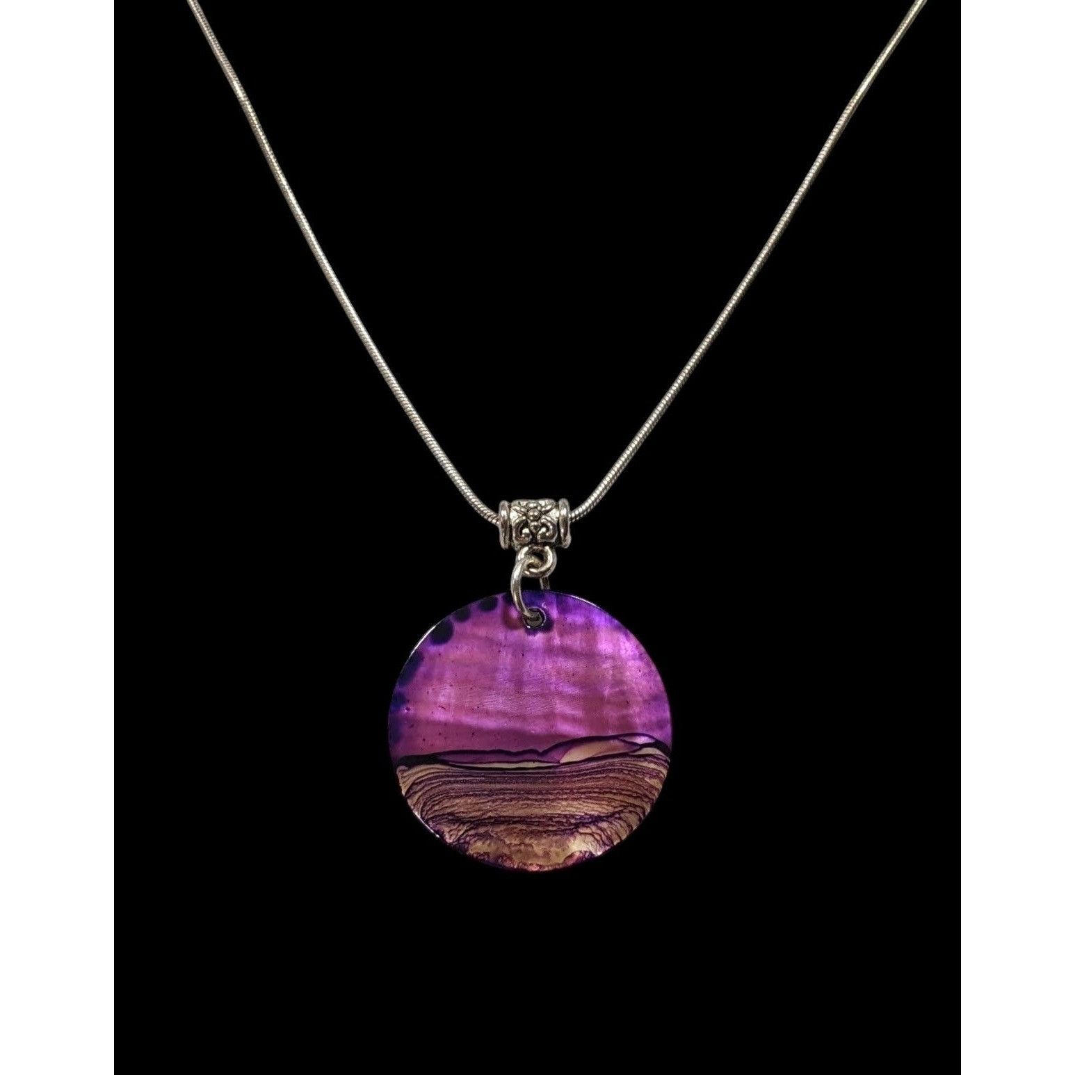 Other Artisan Signed Dyed Purple Shell Disc Necklace Size ONE SIZE - 2 Thumbnail
