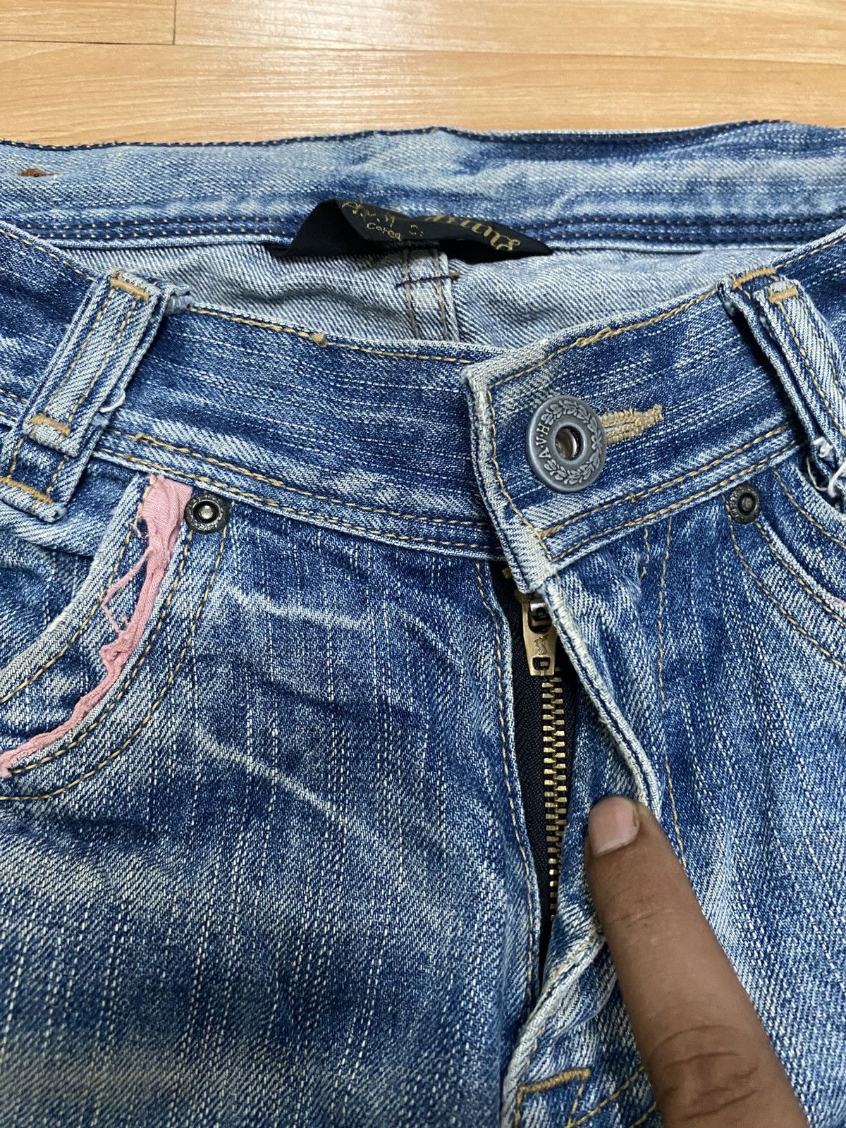 Seditionaries Japanase brand a.v.h jeans distressed denim faded Size US 32 / EU 48 - 2 Thumbnail