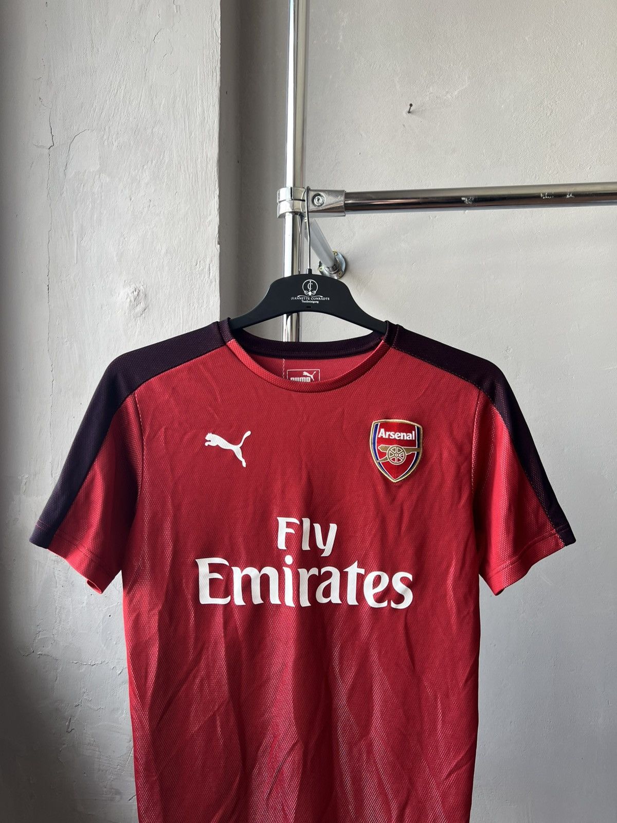Puma Arsenal FC Training / Pre match Puma Soccer Football jersey Size US S / EU 44-46 / 1 - 2 Thumbnail