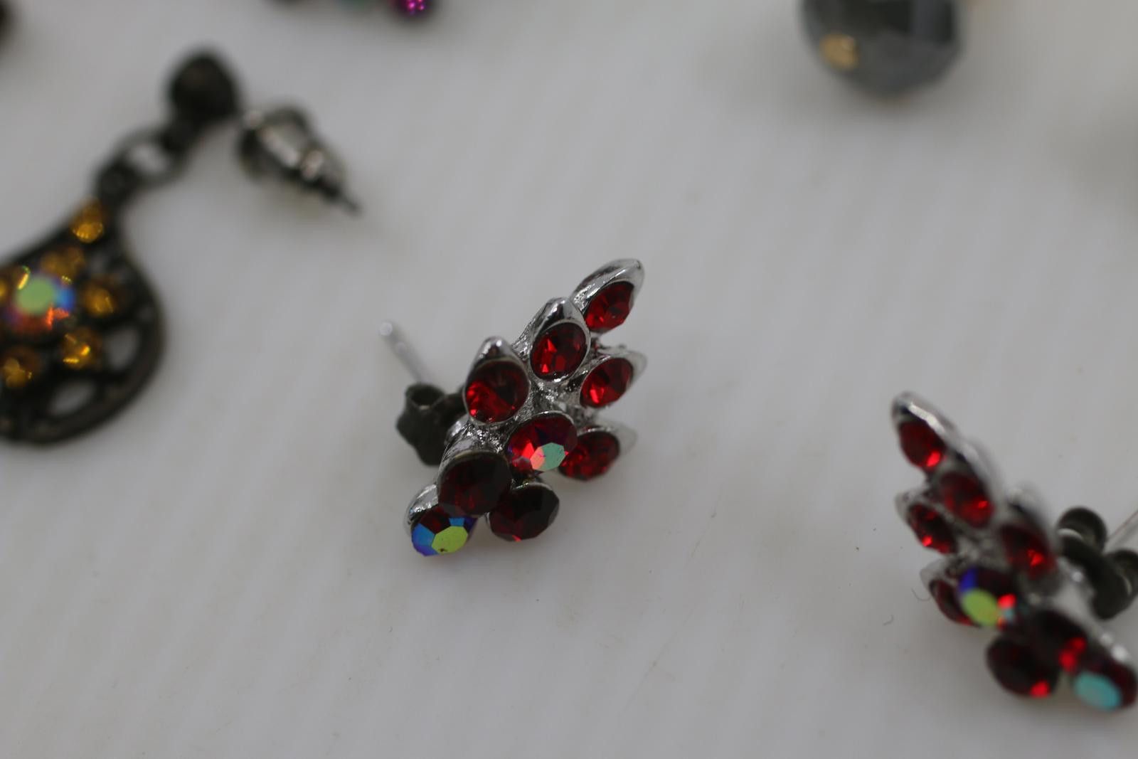 The Unbranded Brand Vintage Costume Earrings Lot RhinestoneStud Styles Mixed Set Size ONE SIZE - 11 Thumbnail