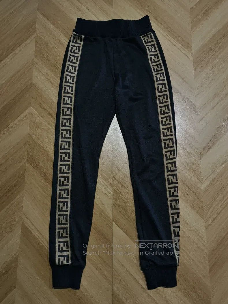 Fendi Fendi Monogrammed women's sweatpants Size 24" / US 00 / IT 34 - 1 Thumbnail
