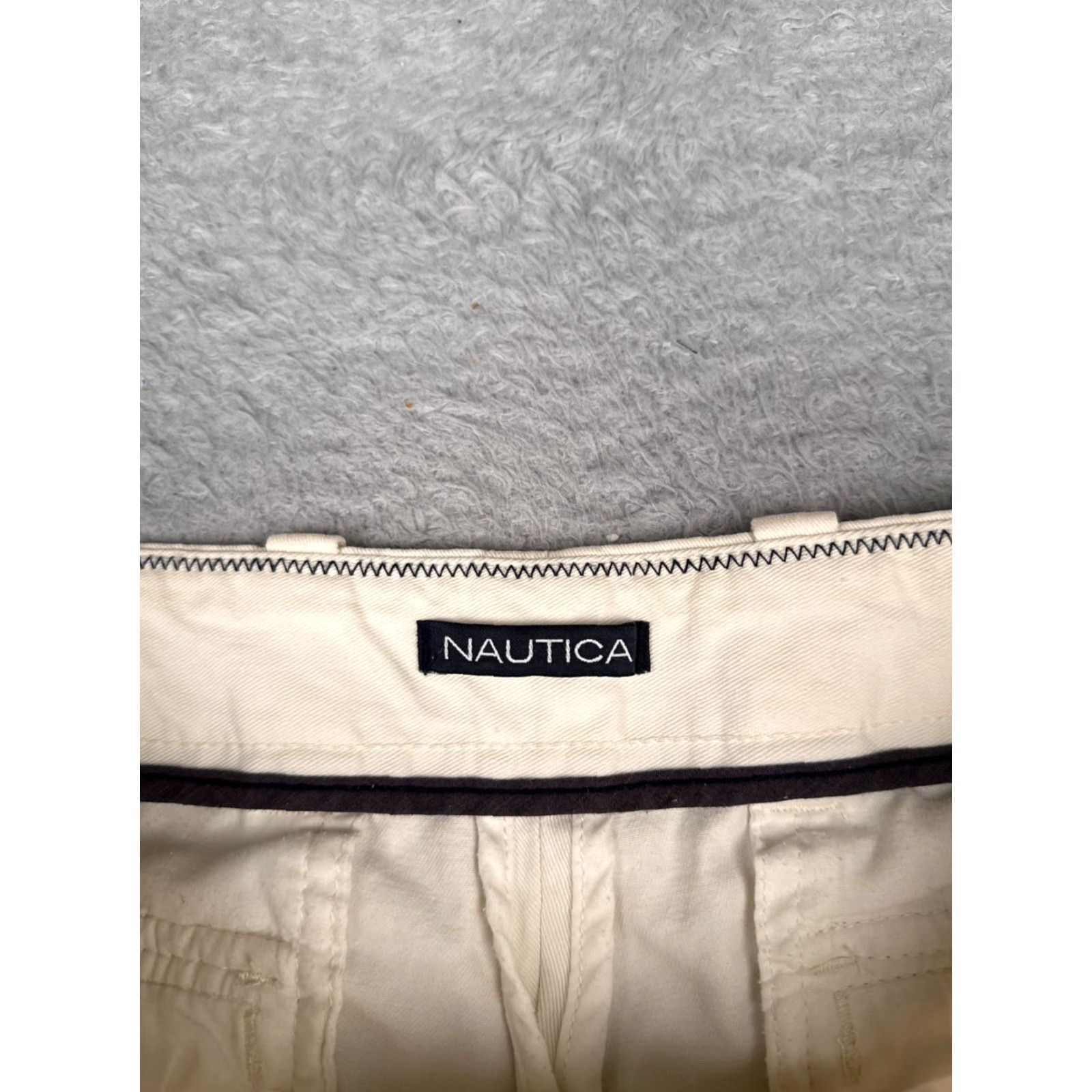 Nautica Nautica Mens Shorts Cargo White Cotton Twill 34x9 Zip Fly read me Multiple Pockets 100% Cotton Casual Workwear Golf Regular Size US 34 / EU 50 - 7 Thumbnail