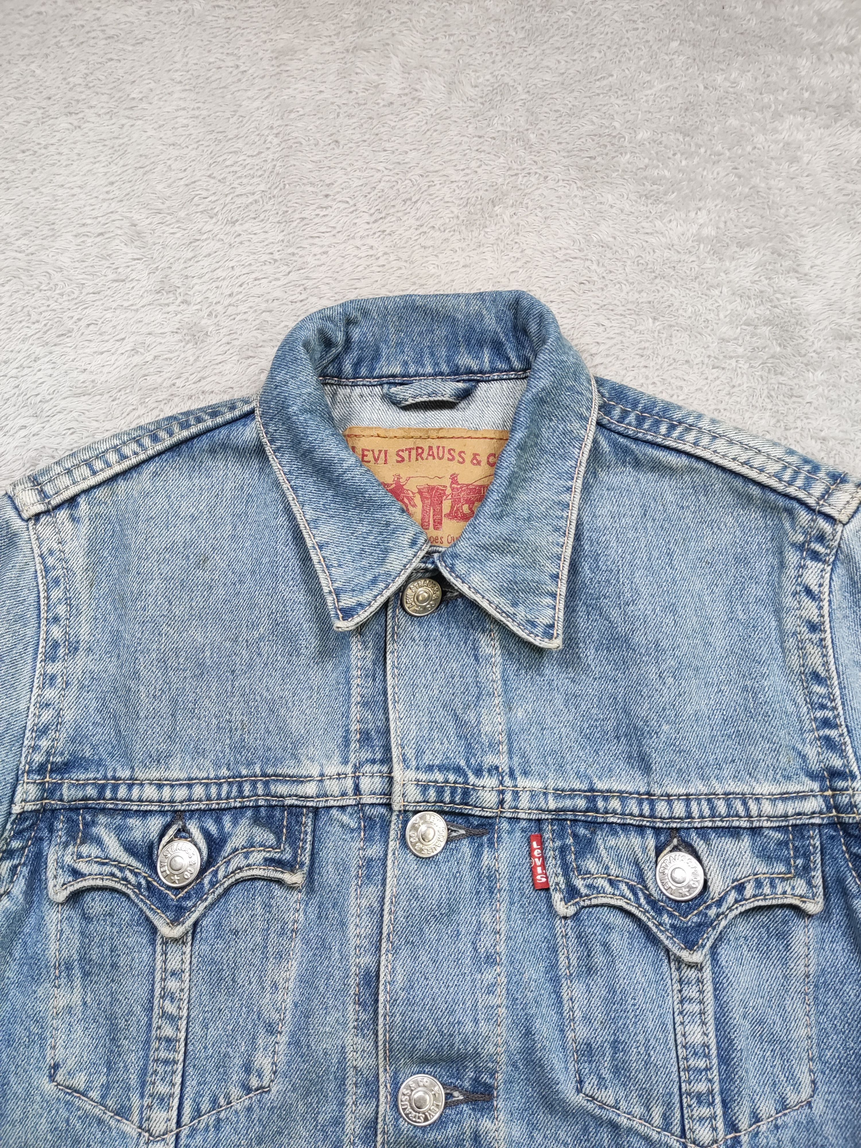 Levi's Levi’s Vintage Distressed faded Denim Trucker Jacket Size M Size M / US 6-8 / IT 42-44 - 3 Thumbnail