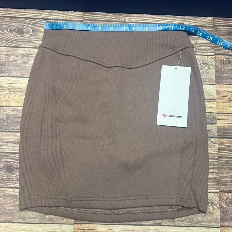 Lululemon Lululemon Scuba High Rise Mini Skirt NWT Size XS (TPTC) Size 27" / US 4 / IT 40 - 3 Thumbnail