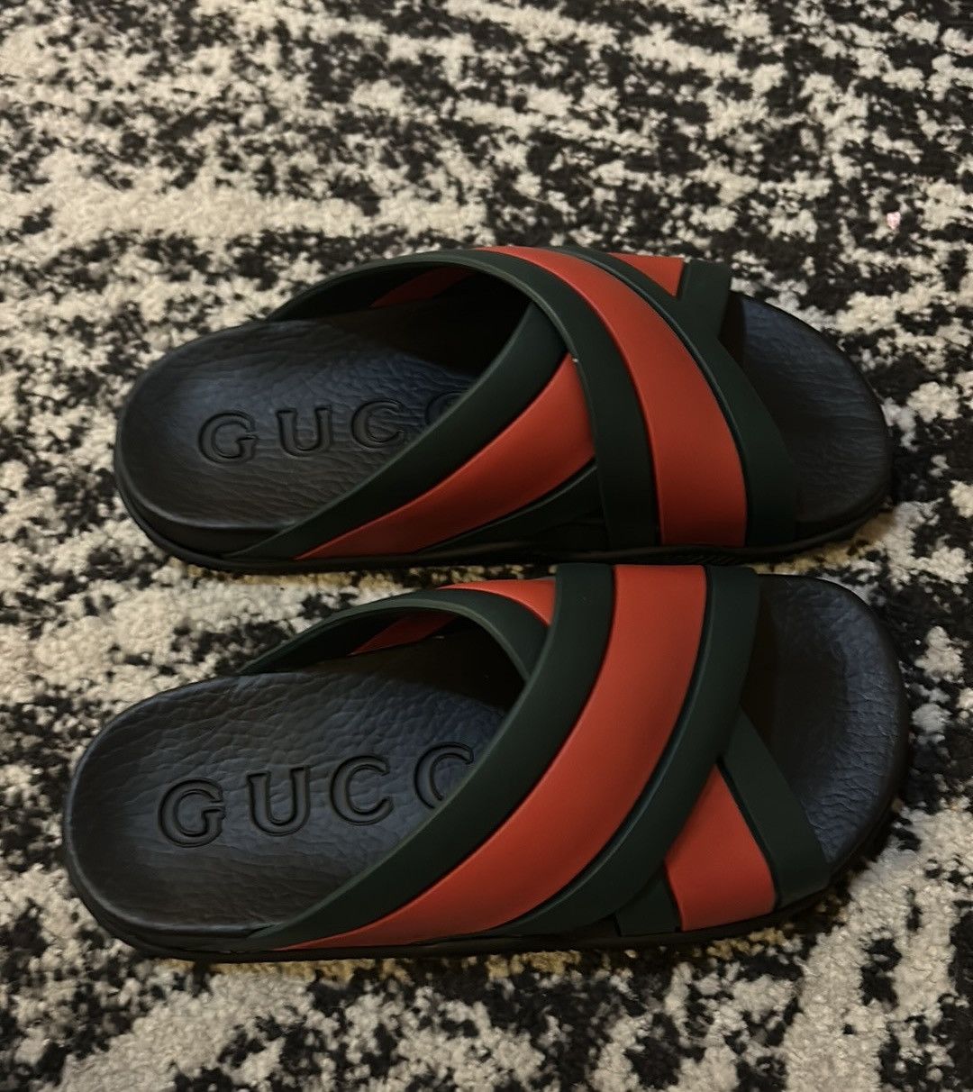 Gucci Gucci Cross Rubber Sandal size 35 Size US 5 / IT 35 - 2 Thumbnail
