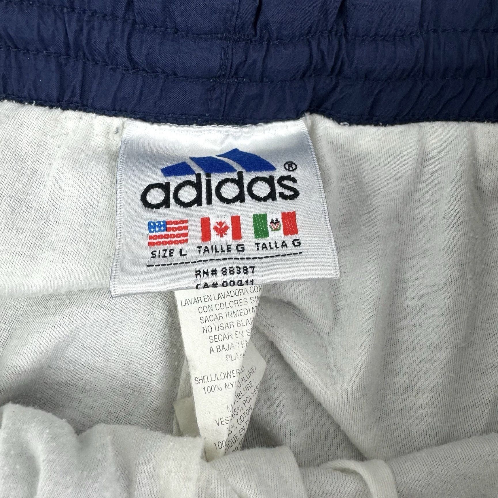 Adidas VINTAGE adidas Track Pants Men L Blue Baggy 90s Sports Athleisure Logo Embroider Size US 33 - 3 Thumbnail