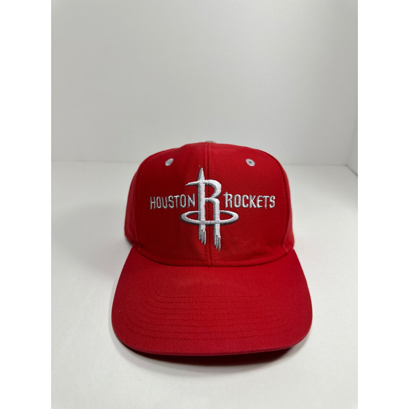 NBA × Vintage Vintage Houston Rockets Snapback Hat NBA 90s Red Embroidered Size ONE SIZE - 1 Thumbnail