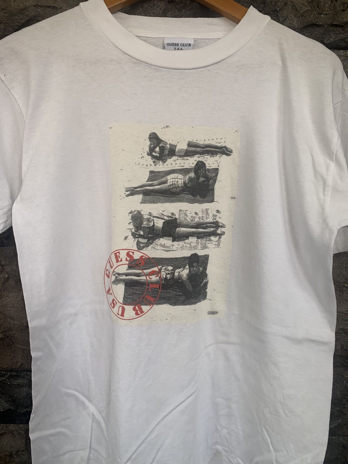 Guess × Vintage Vintage 90s Guess Club Photo Print / Magazine Cover T shirt Size US M / EU 48-50 / 2 - 2 Thumbnail