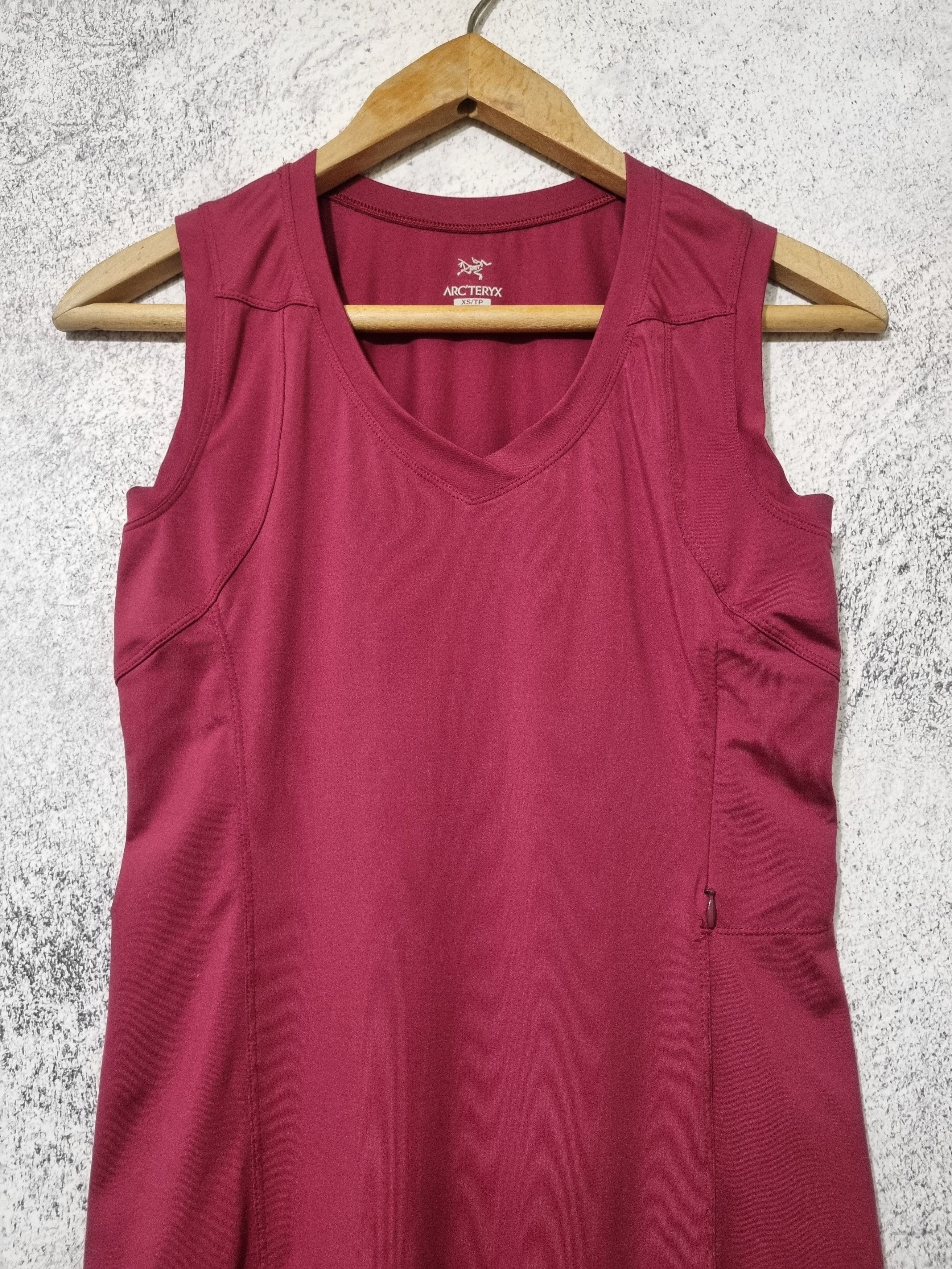 Arc'teryx Arc'teryx Soltera Sleeveless Stretch Cherry Dress Size XS / US 0-2 / IT 36-38 - 2 Thumbnail
