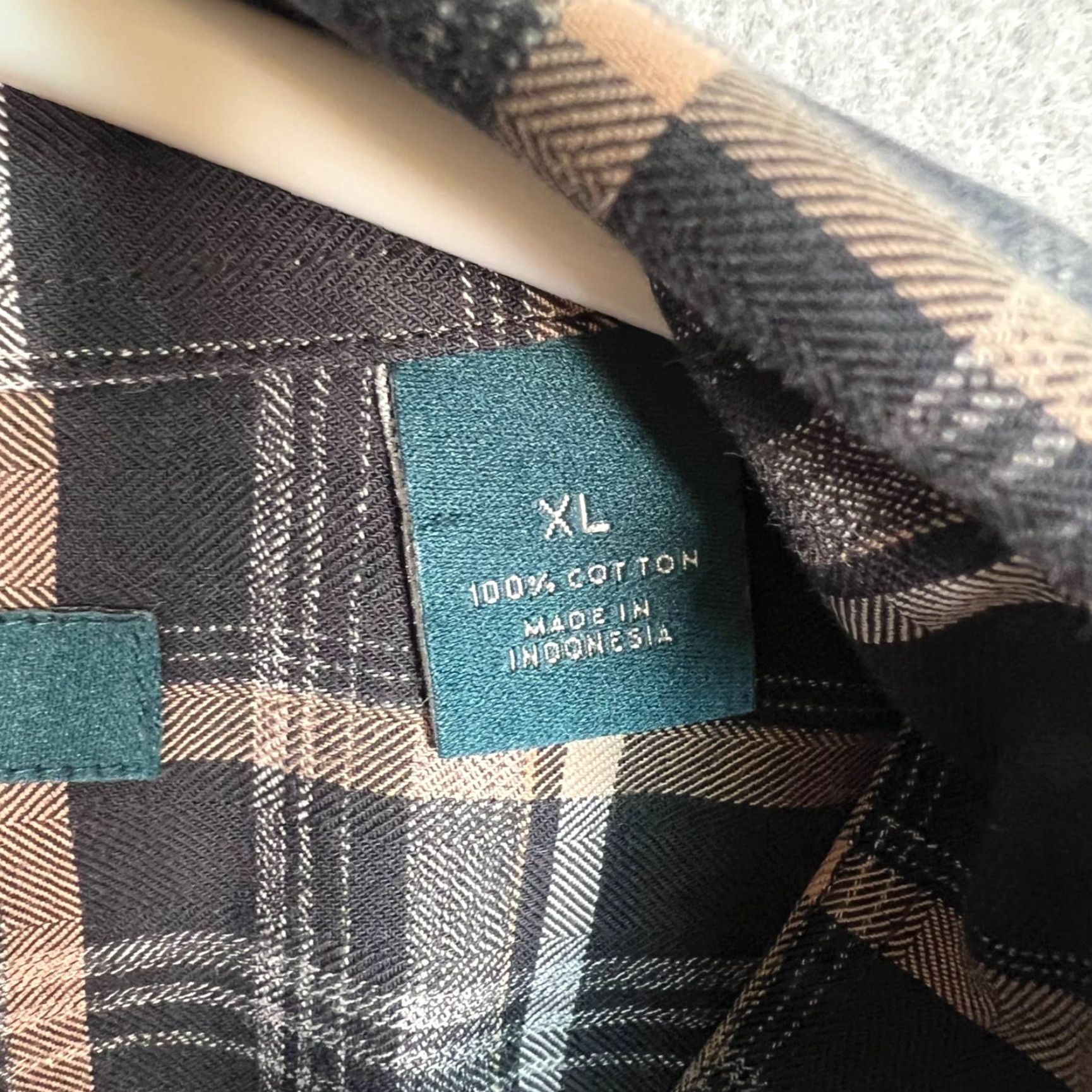 Perry Ellis Perry Ellis Mens XL Plaid Long Sleeve Button-Up Shirt 100% Cotton Black & Tan Size US XL / EU 56 / 4 - 4 Thumbnail