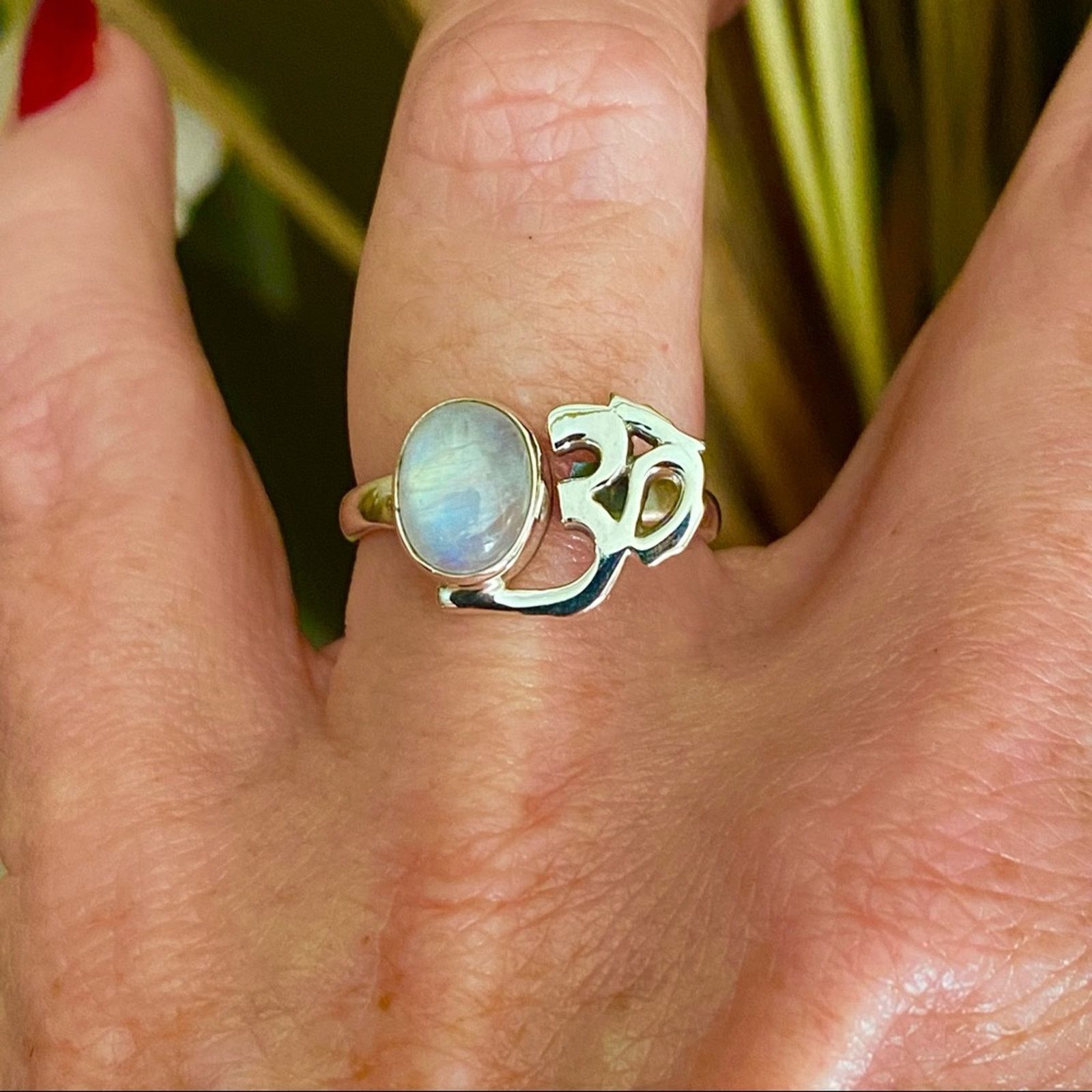 The Unbranded Brand Om Rainbow Moonstone Solid Sterling Silver Ring Size 8.5 Size ONE SIZE - 10 Thumbnail