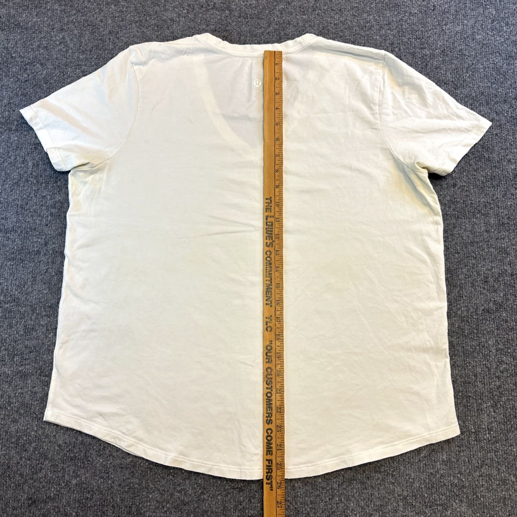 Lululemon Lululemon Fundamenta White V-Neck T-Shirt Mens Size L White Activewear/Casual Shirt Size US L / EU 52-54 / 3 - 6 Thumbnail