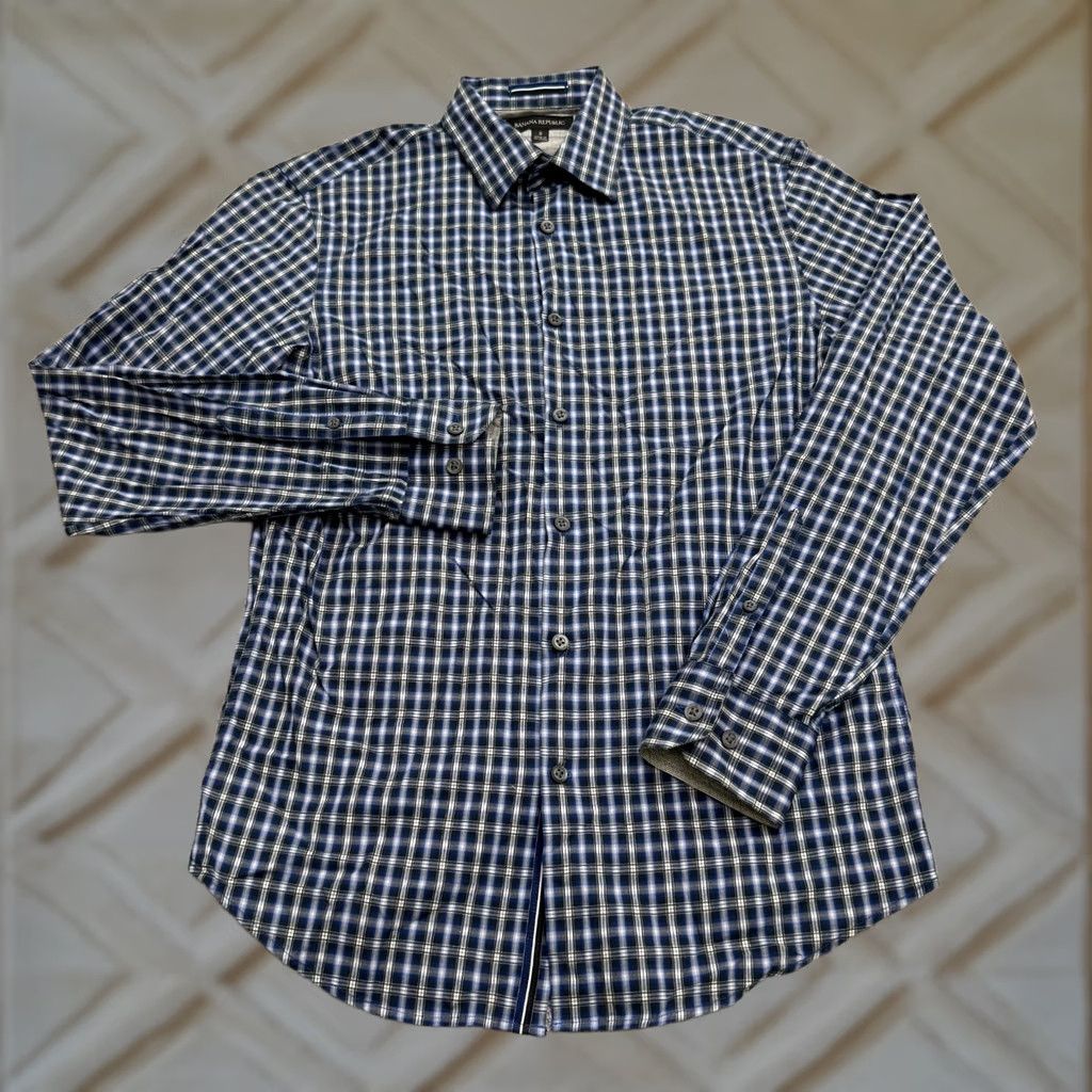 Banana Republic Banana Republic Button-Down Shirt Men Small Blue Plaid Cotton Long Sleeve Casual Regular Fit Womens? No Size US S / EU 44-46 / 1 - 1 Thumbnail
