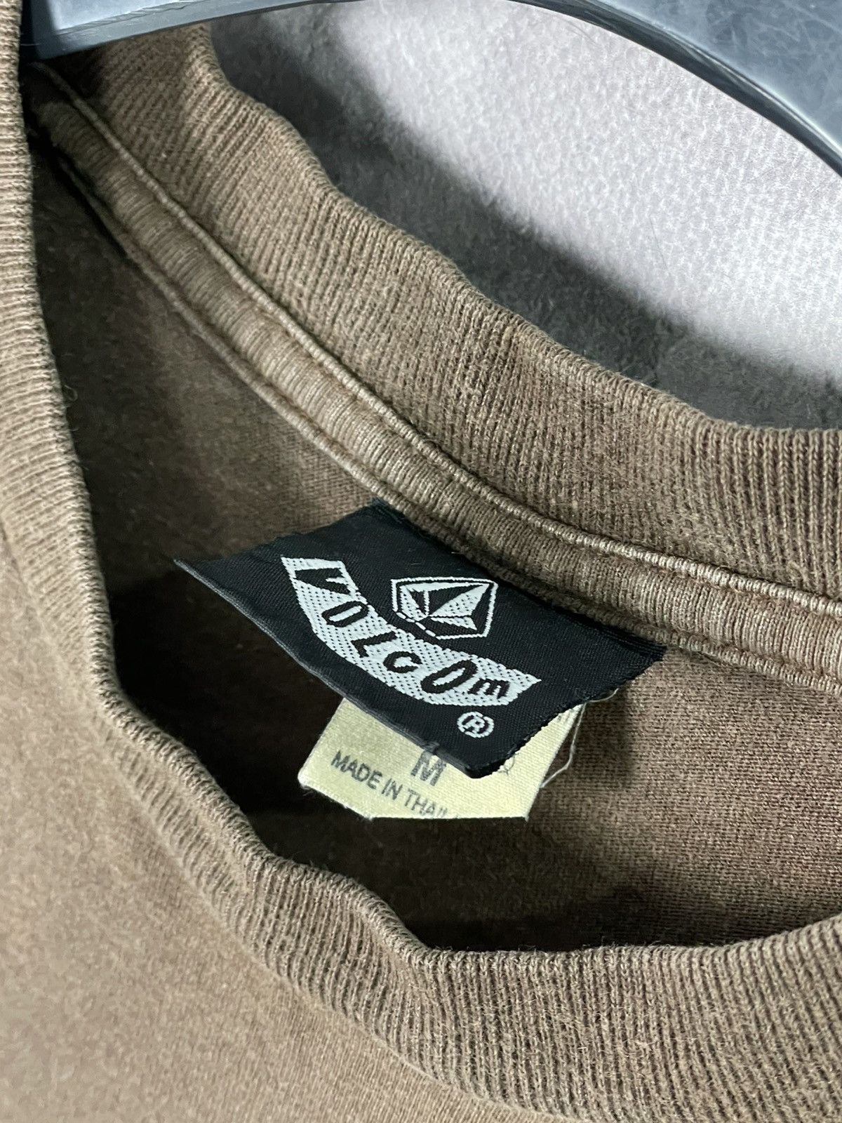 Vintage × Volcom Crazy 90s Volcom Stone Skate Y2K Logo Boxy Brown Longsleeve Size US M / EU 48-50 / 2 - 8 Thumbnail