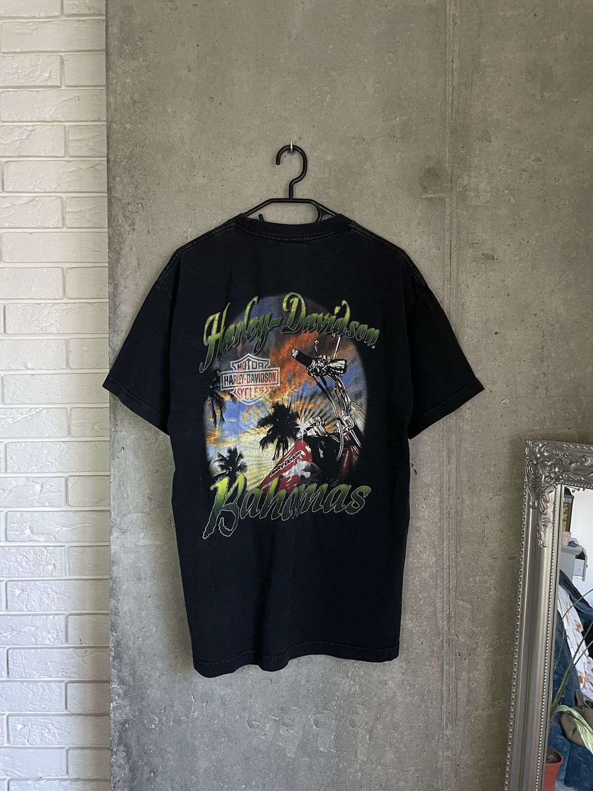 Vintage Vintage Harley Davidson Bahamas Faded Tee Made In Mexico Y2k Size US L / EU 52-54 / 3 - 3 Thumbnail
