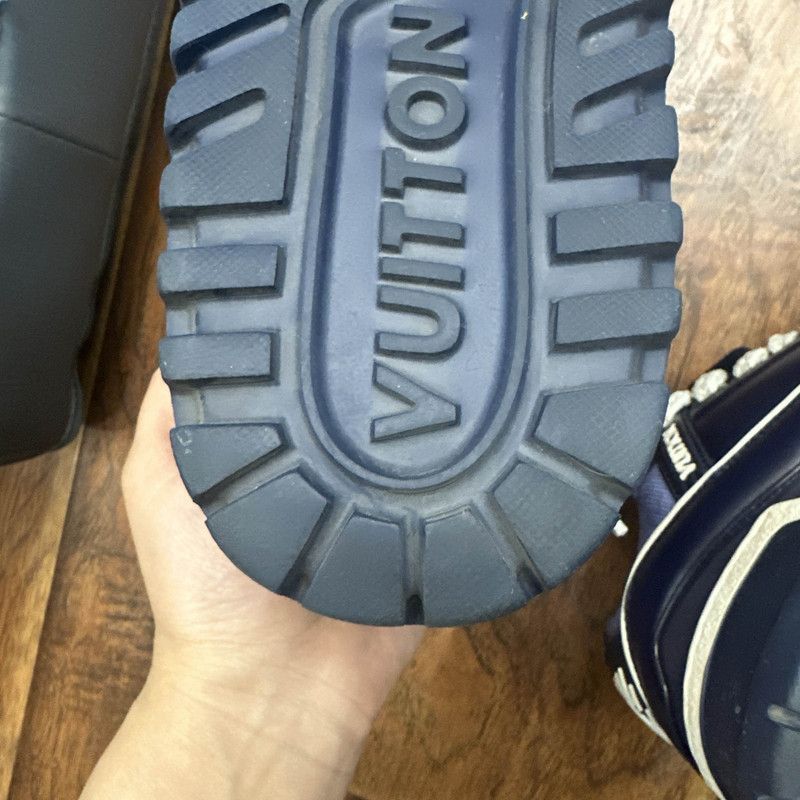 Louis Vuitton Louis Vuitton Trainer Maxi LOVE Lifestyle Sneakers - Size US 8 / IT 38 - 6 Thumbnail