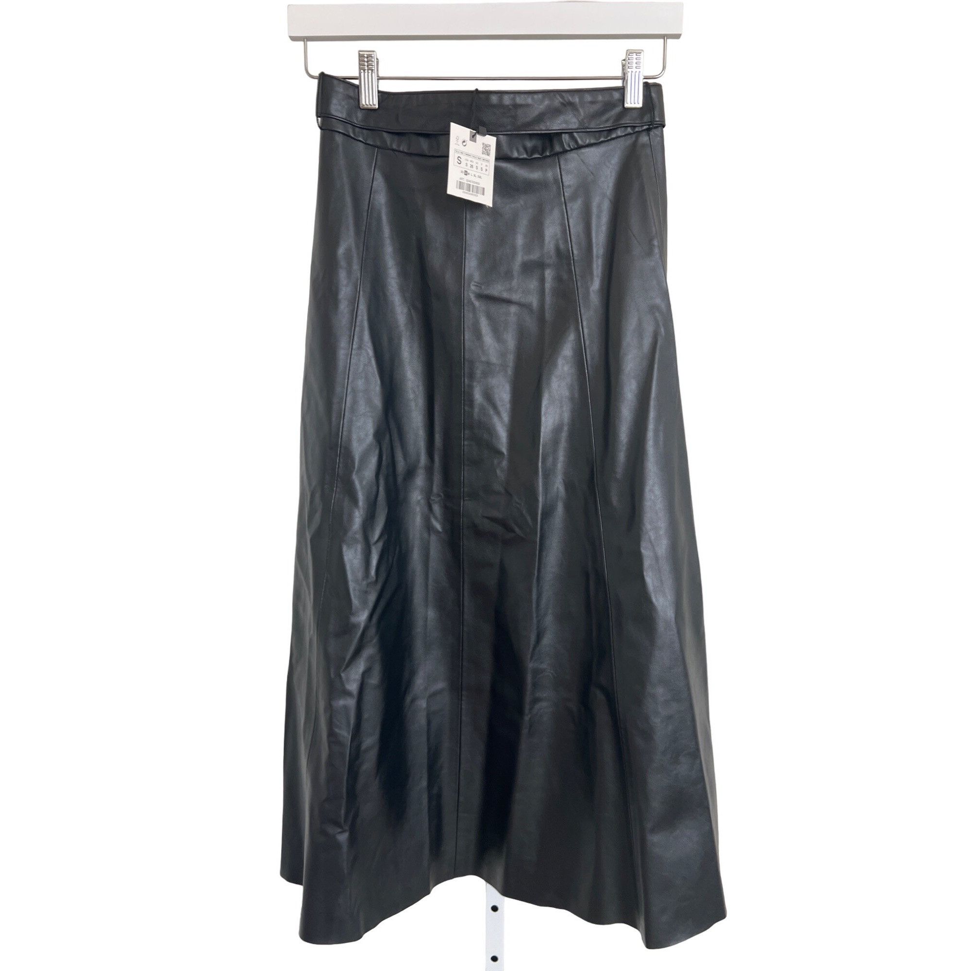 Zara Zara Black Faux Leather Belted Skirt Size 27" / US 4 / IT 40 - 4 Thumbnail